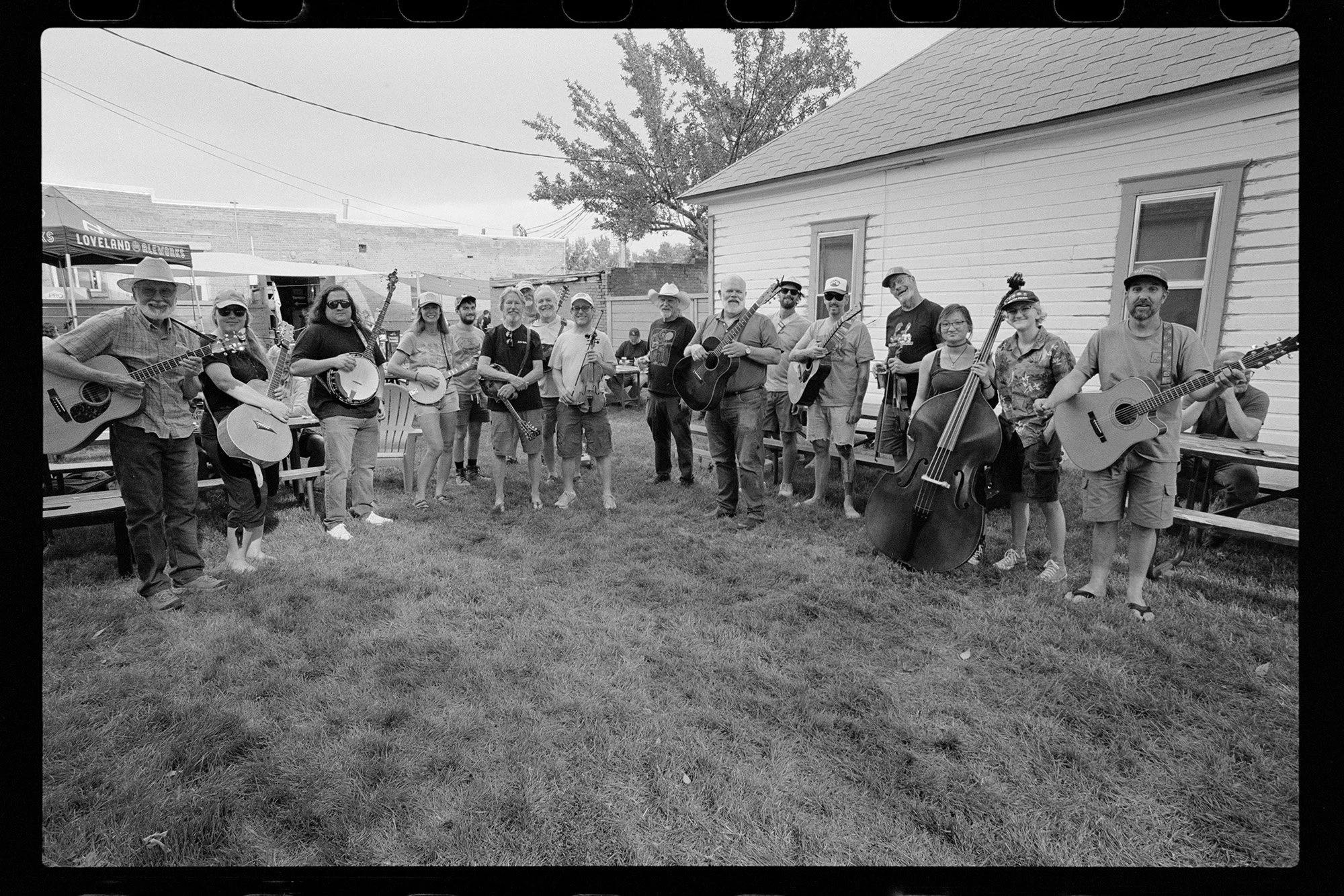 26-06-07-NikonF2-LovelandBluegrass_SNR0813.jpg