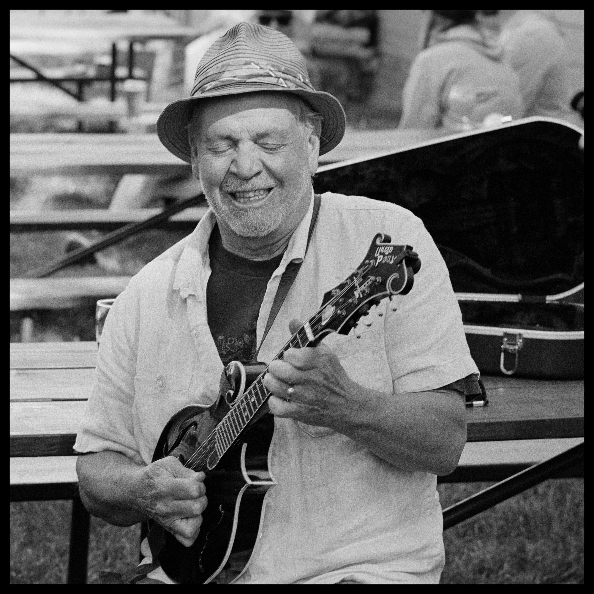 26-05-10-NikonF2-LovelandBluegrassJam_SNR0622.jpg