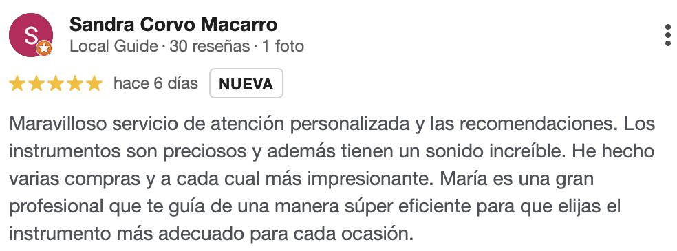 Captura de una reseña de cliente de Sonalma que destaca el asesoramiento personalizado y la calidad de los instrumentos musicales.