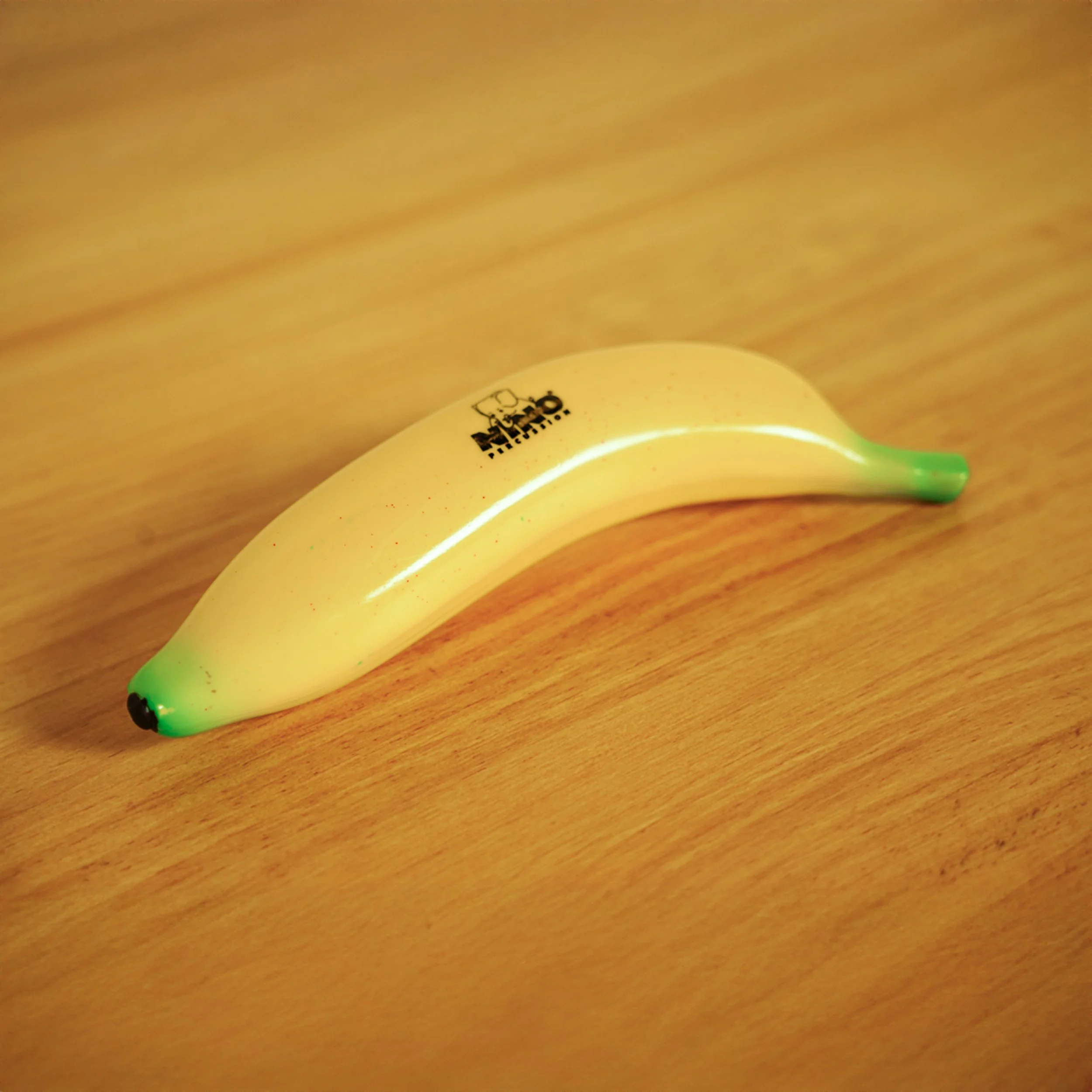 Shaker banana de percusion ligero y manejable.