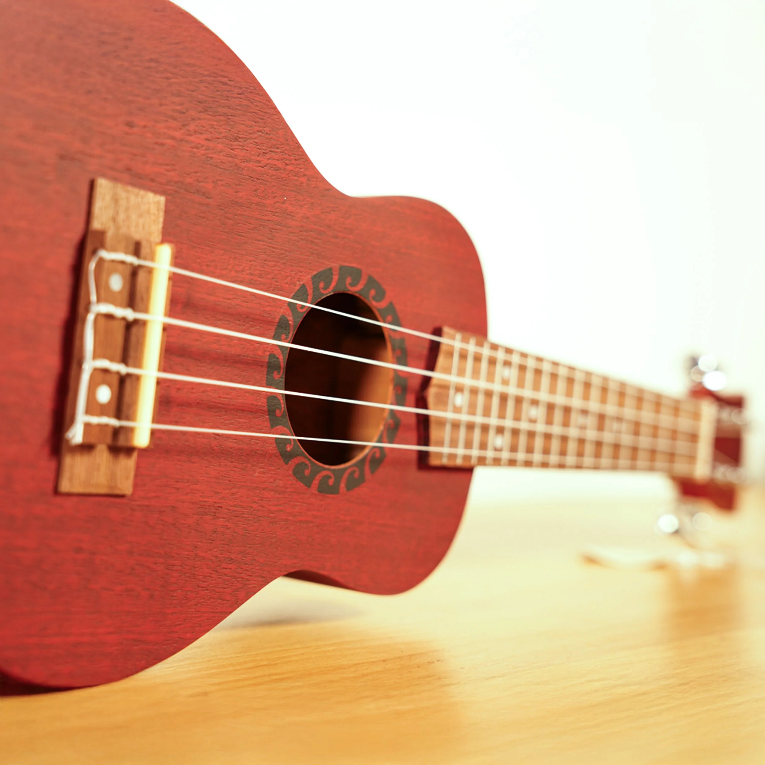 ukelele soprano rojo detalle