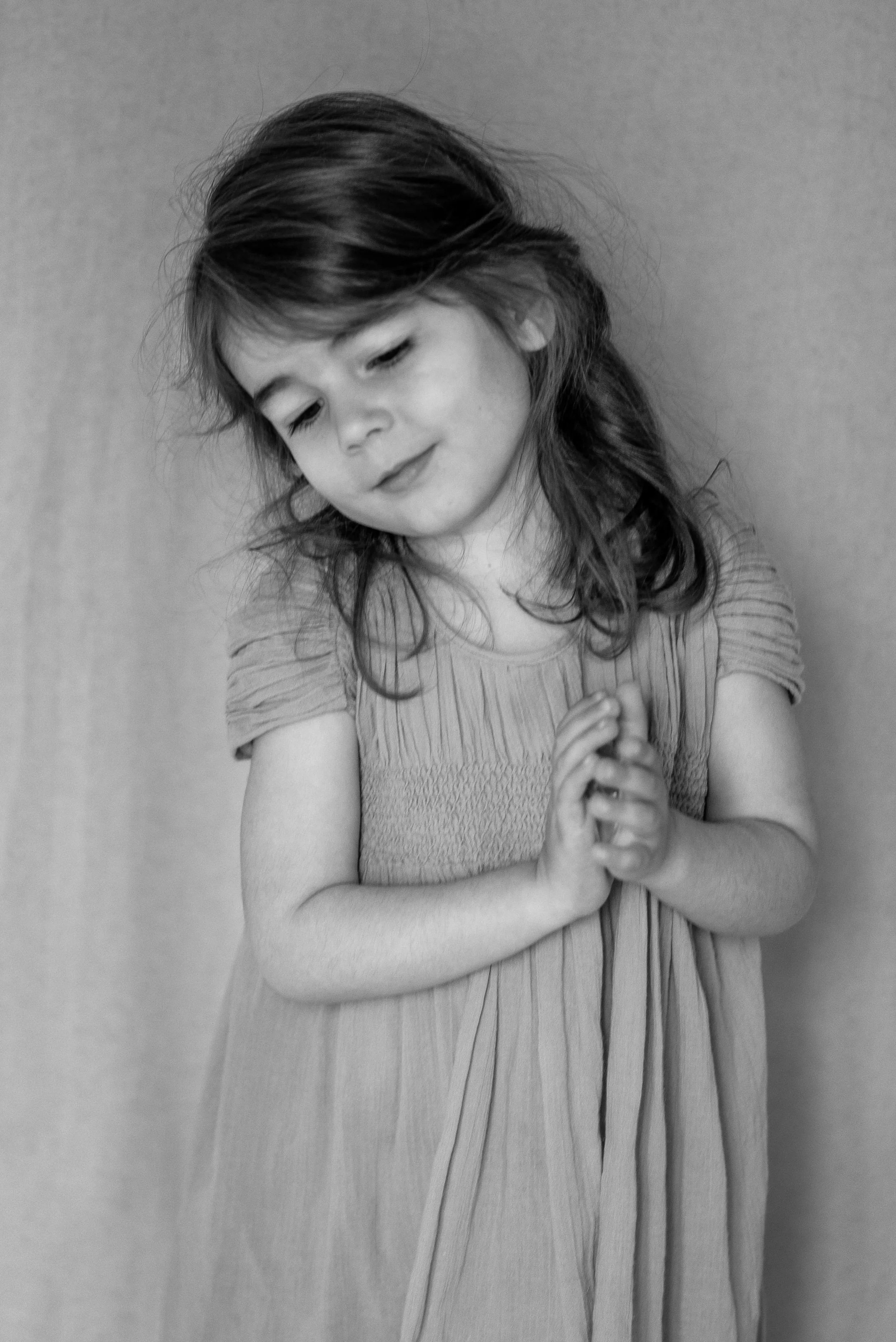studiosiire-family-kids-portraits-Faustine-photoshoot-doux-1-nano.jpg