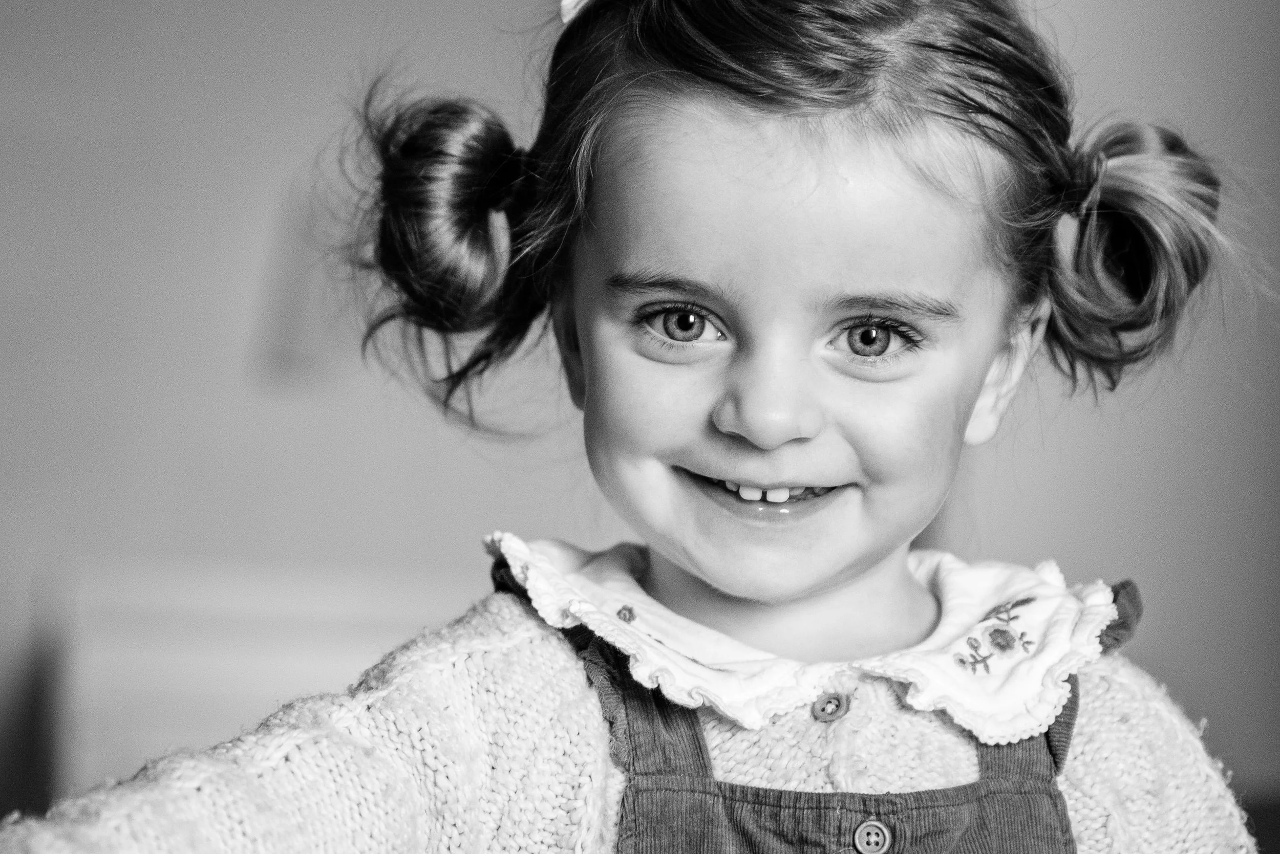 paris-family photographer-paris photoshoot-studiosiire-kids-enfants-petite fille-2-nano.jpg