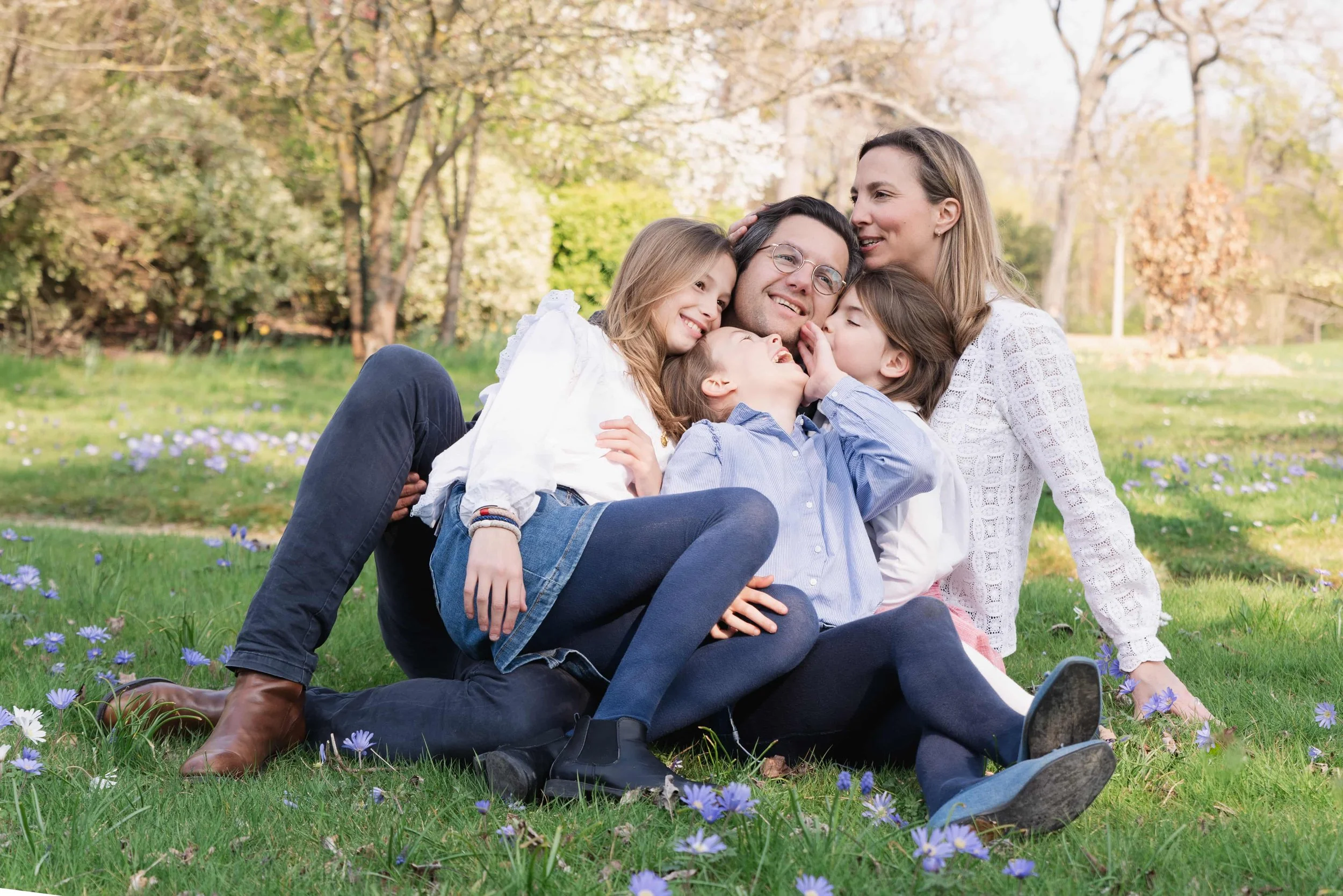 jardindeprecatelan-paris-boisdeboulogne-family-photography.jpg