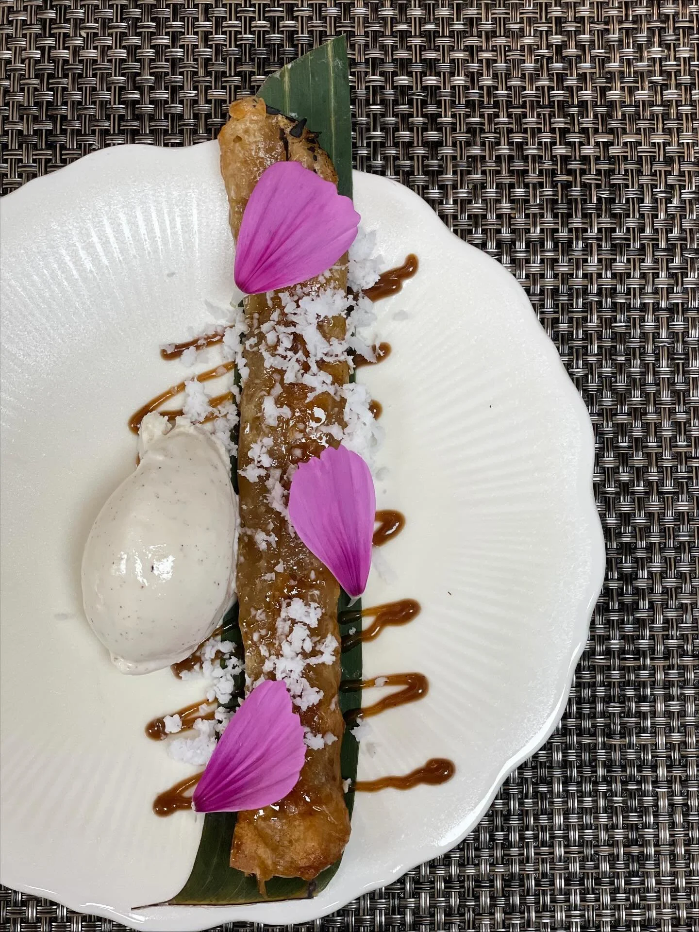 Tupig! ❤️

Grilled Coconut Rice Cake with Macapuno, Fresh Grated Coconut, Muscavado Caramel and Madagascar Vanilla Ice Cream ❤️

#Falldessert #Hot&amp;Cold #carabao #filipinokakanin #RiceCake #Tupig #filipinocuisine