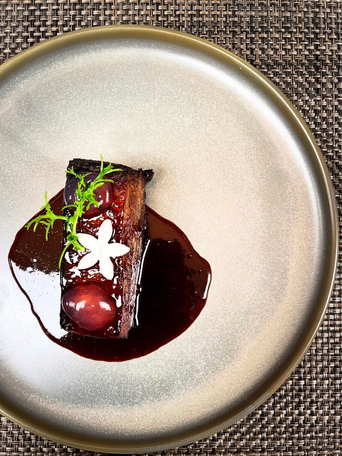 Hamon Bulakenya 🇵🇭🍍🍺

Applewood smoked, slow-cooked pork belly in San Miguel beer, verjus blanc &amp; pineapple juice.

From NYE Tasting menu 

#meltinyourmouth #hamonbulakenya #filipinocuisine