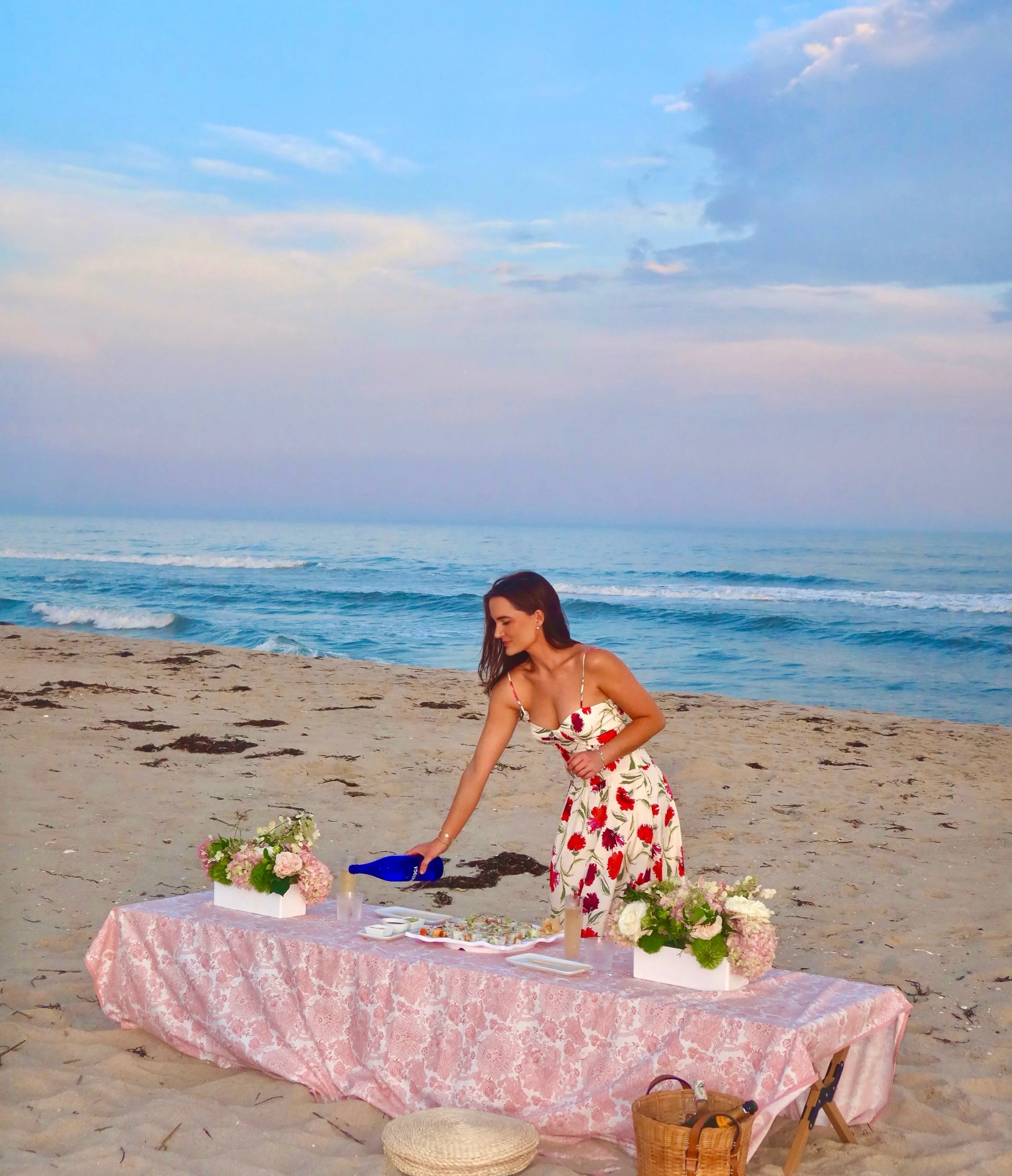 More highlights from seaside sushi🍣🥂

#quogue #sushi #summer #beach #picnic