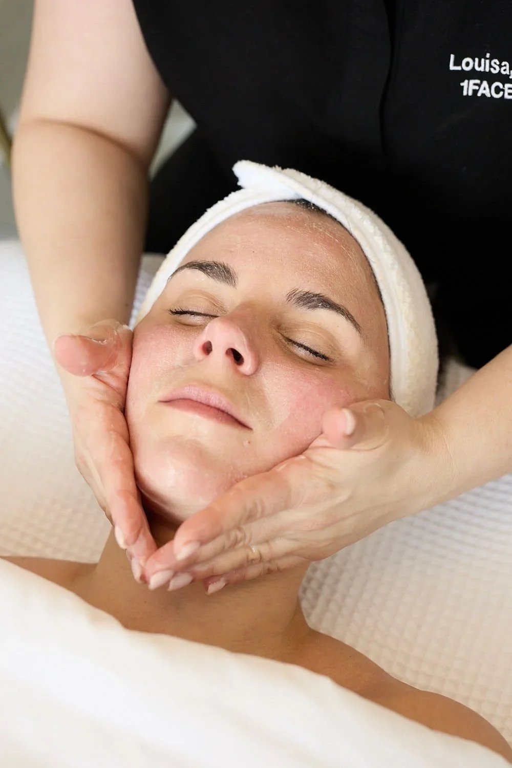 How to Build Confidence in Your Natural Skin — With Expert Help