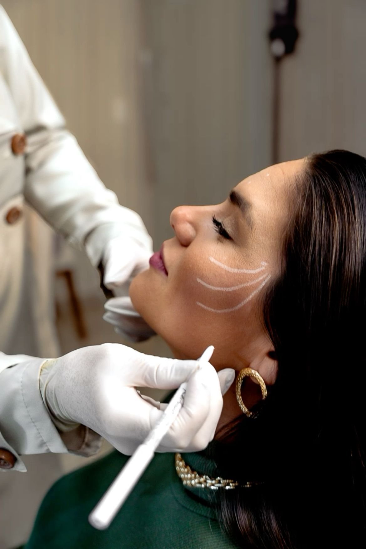 How Plasma Can Treat Fine Lines, Eyelid Laxity, and Texture Safely