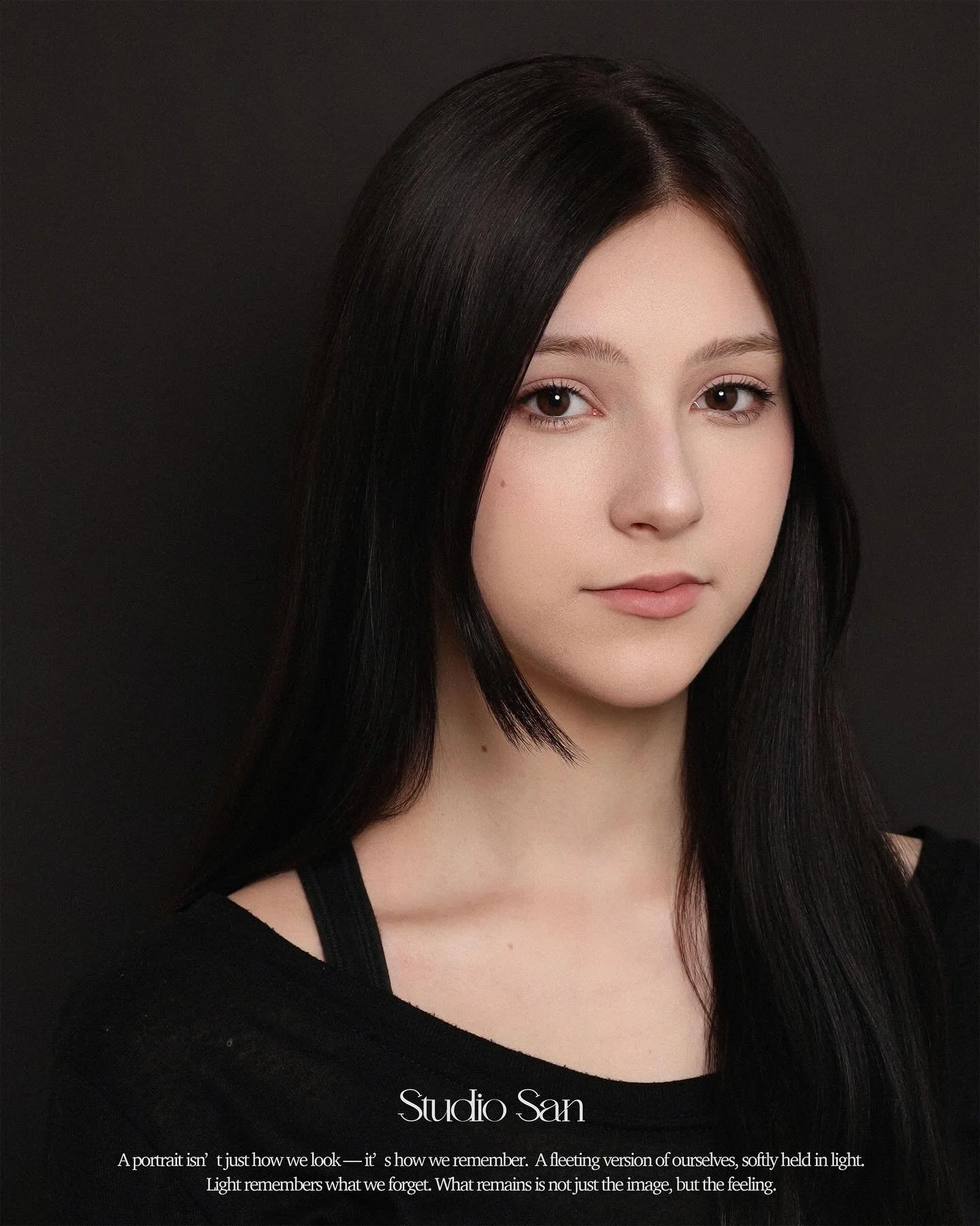 Relaxed profile photos, tailored to her love for black color🖤

She&rsquo;s naturally so beautiful that it might look overly edited, but the edits were kept to a minimum!