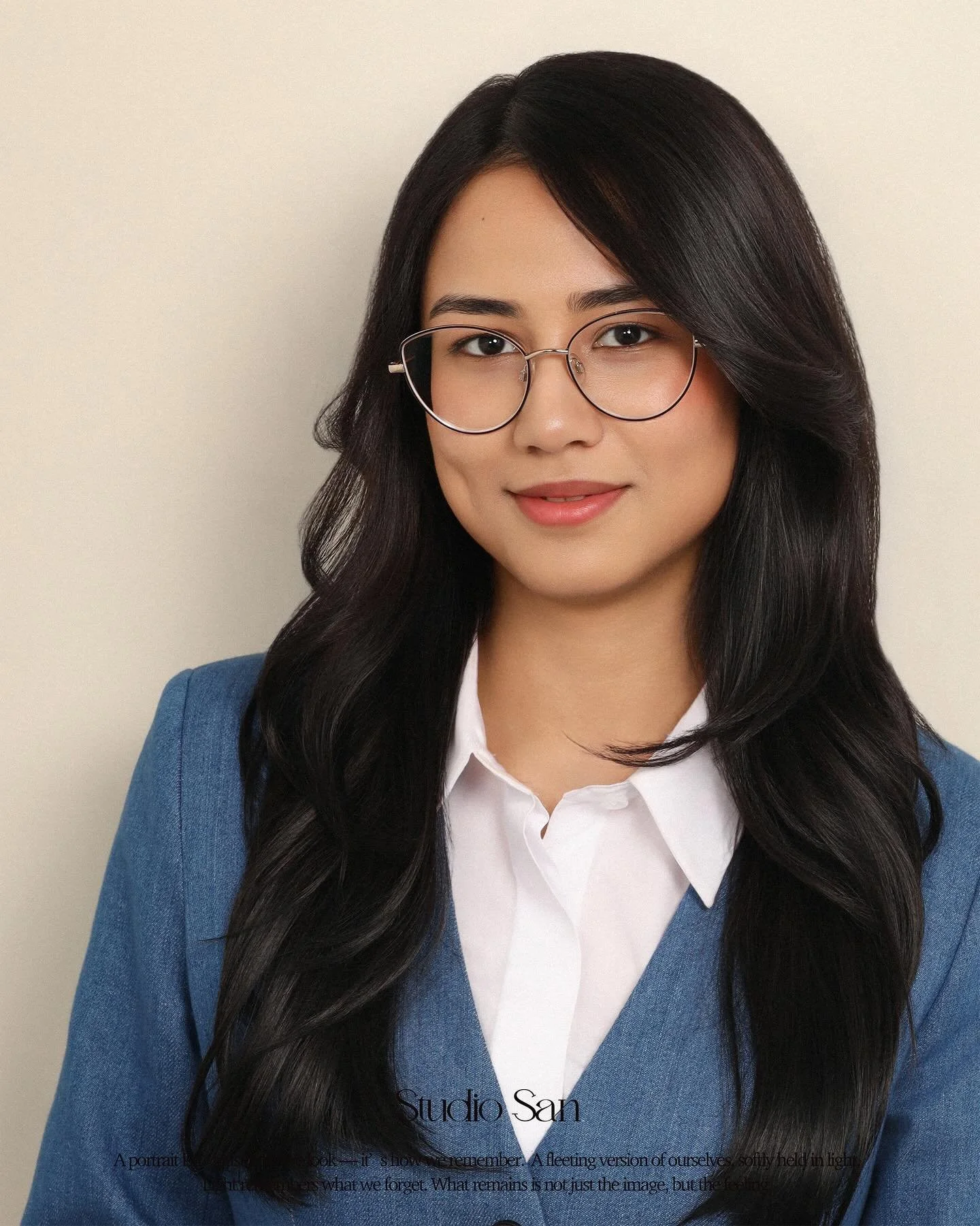 Shot some LinkedIn headshots 📸

💙 No need to feel awkward in front of the camera
💙 Clear, simple guidance on posing and expression
💙 Natural, confident, and professional results