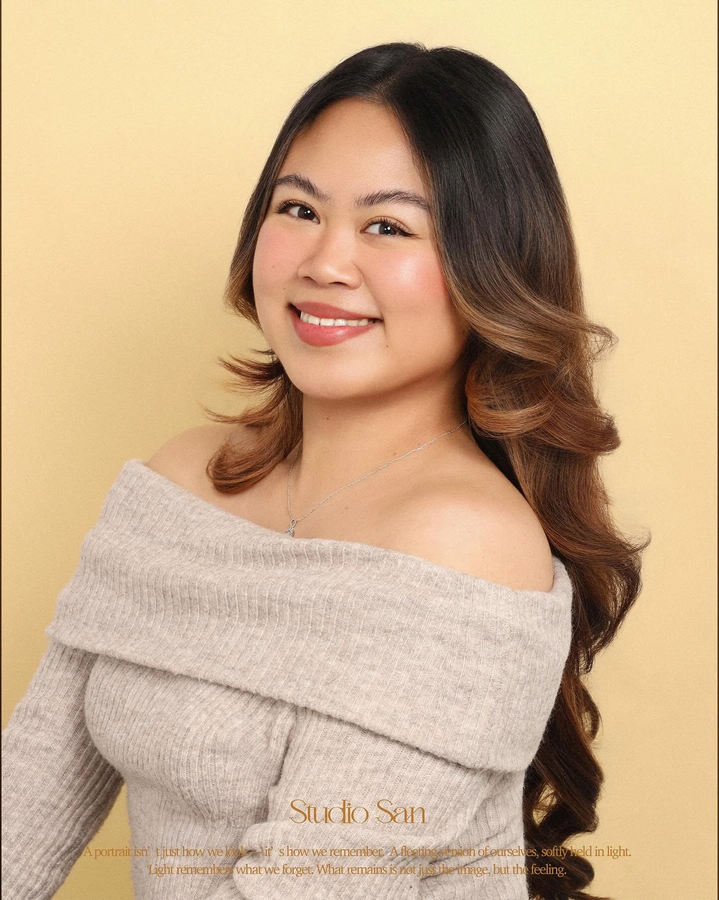 Her bright smile and vibrant energy really shine in this headshot💛 Soft yellow suits her vibe perfectly!