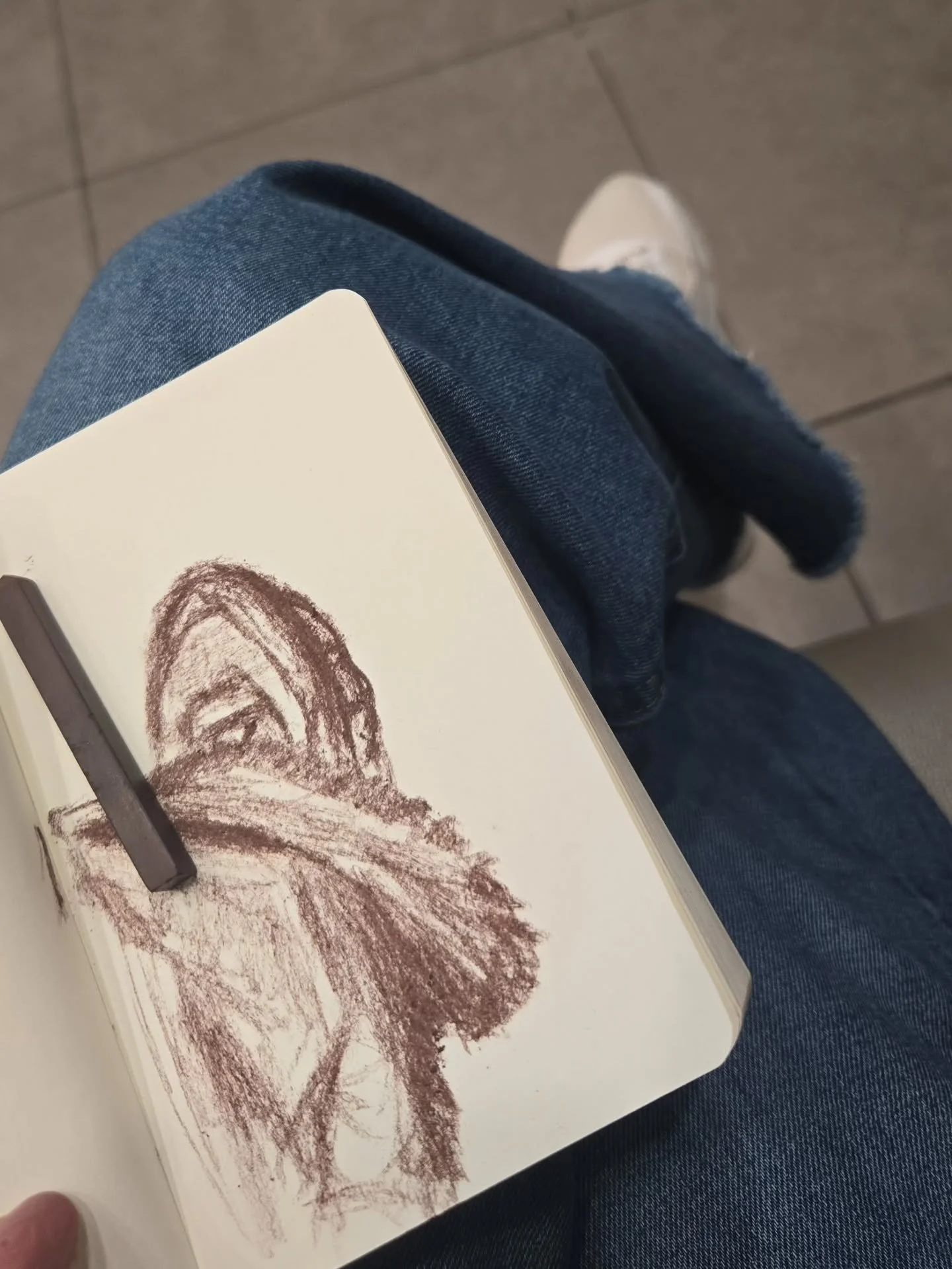 Some quick sketches 

#sketch #drawing #randomsketches #drawingobjects #art #artist #artistsoninstagram #littlesketch