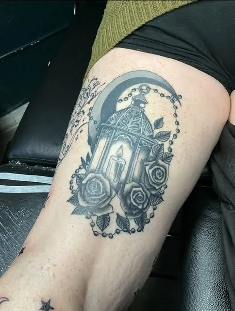 Black & Grey Lantern.