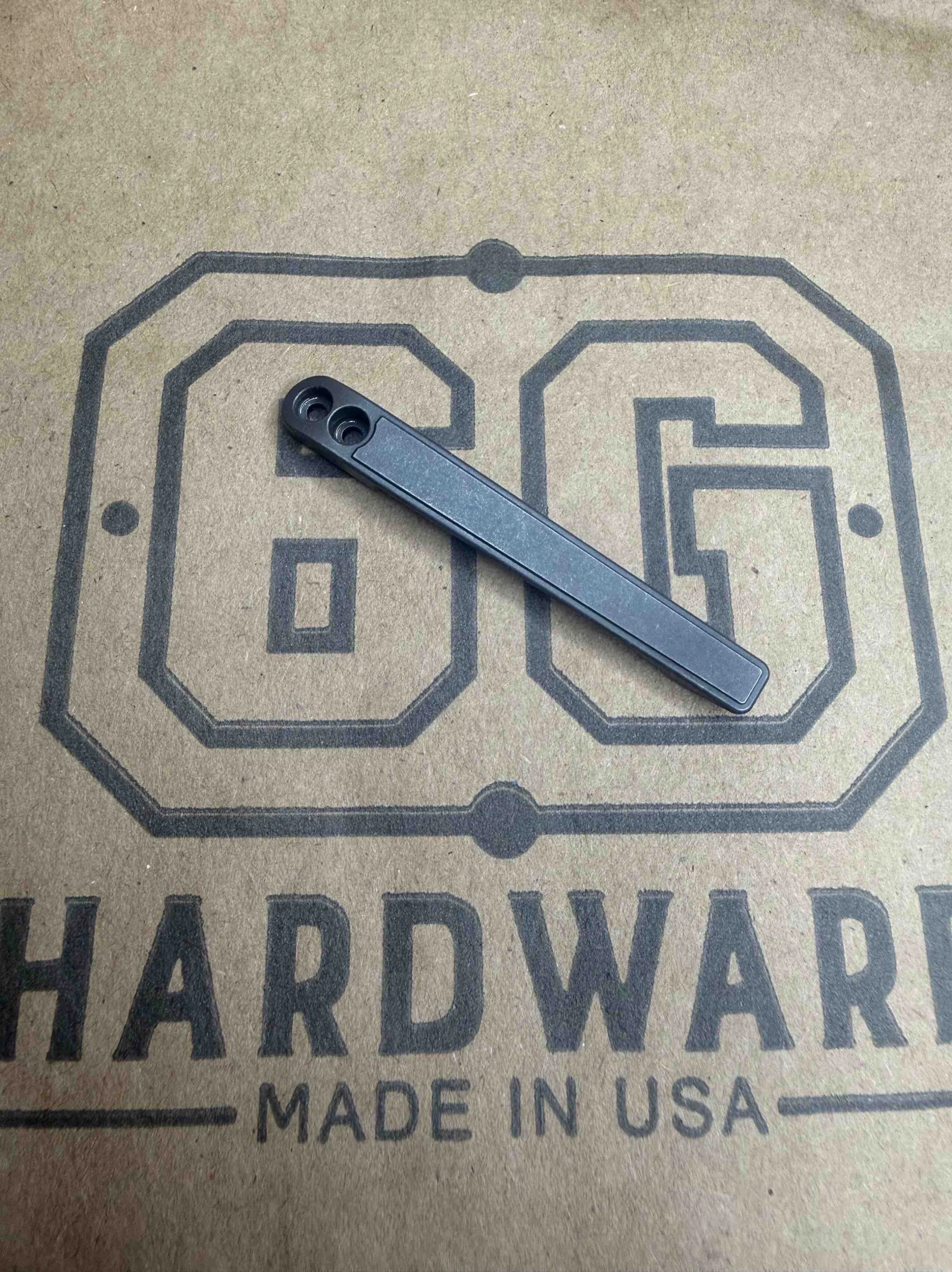 6G HARDWARE HIGHLANDER CLIP (DARK STONEWASH)
