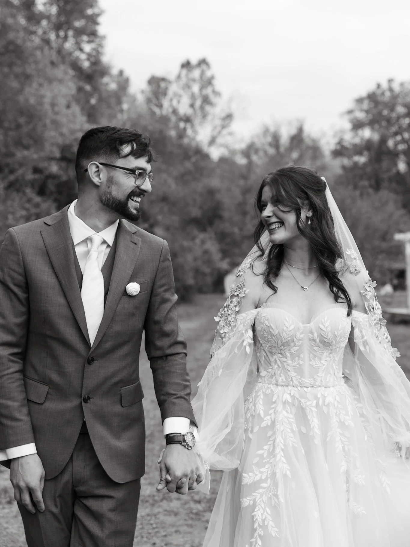 A small collection of photos of Audrey + Jake that live in my mind rent free. 10/25 was the best day ✨

Venue: @bosslermansion