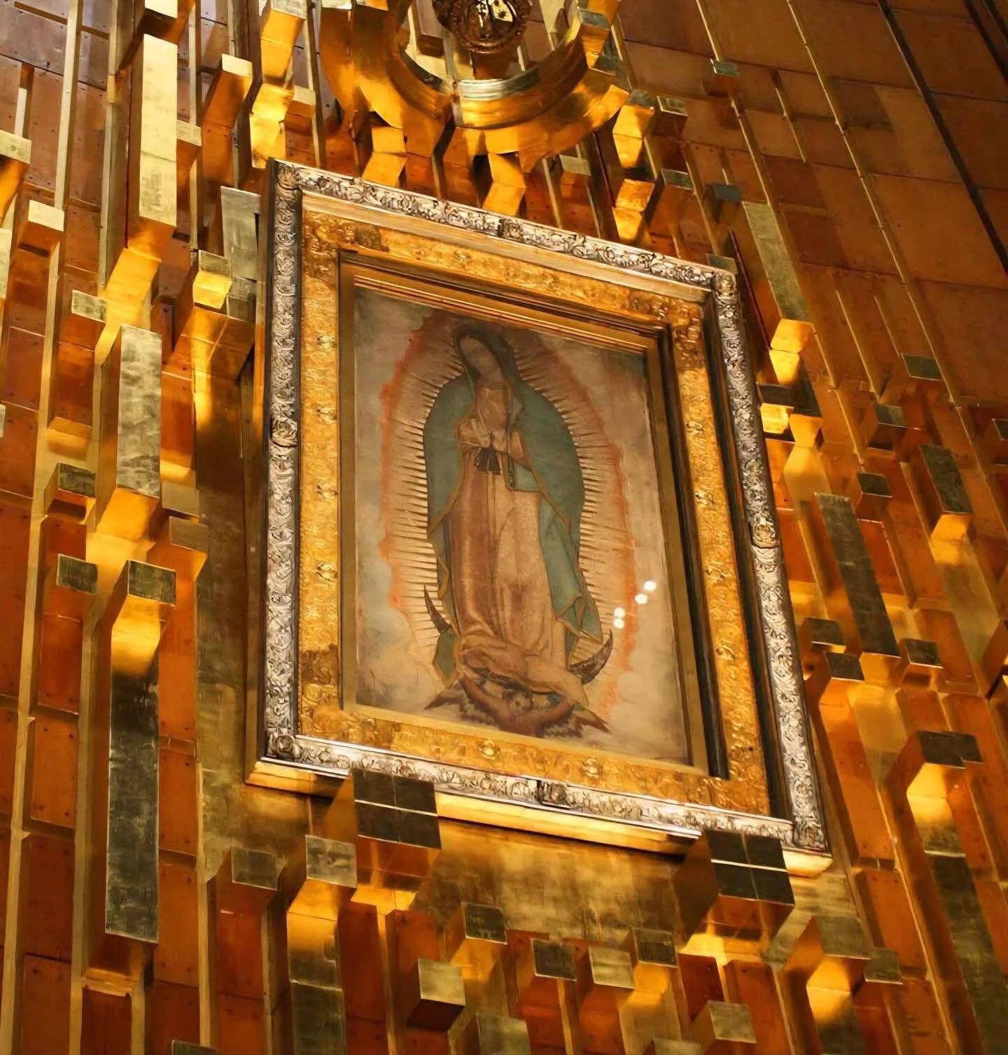 Feliz d&iacute;a a nuestra madrecita querida la Sant&iacute;sima Virgen de Guadalupe!🥳

🌹Felicidades tambi&eacute;n a todas las tocayas que llevamos este santo nombre. Mi mam&aacute; me encomend&oacute; a ella desde que yo estaba en su vientre y co