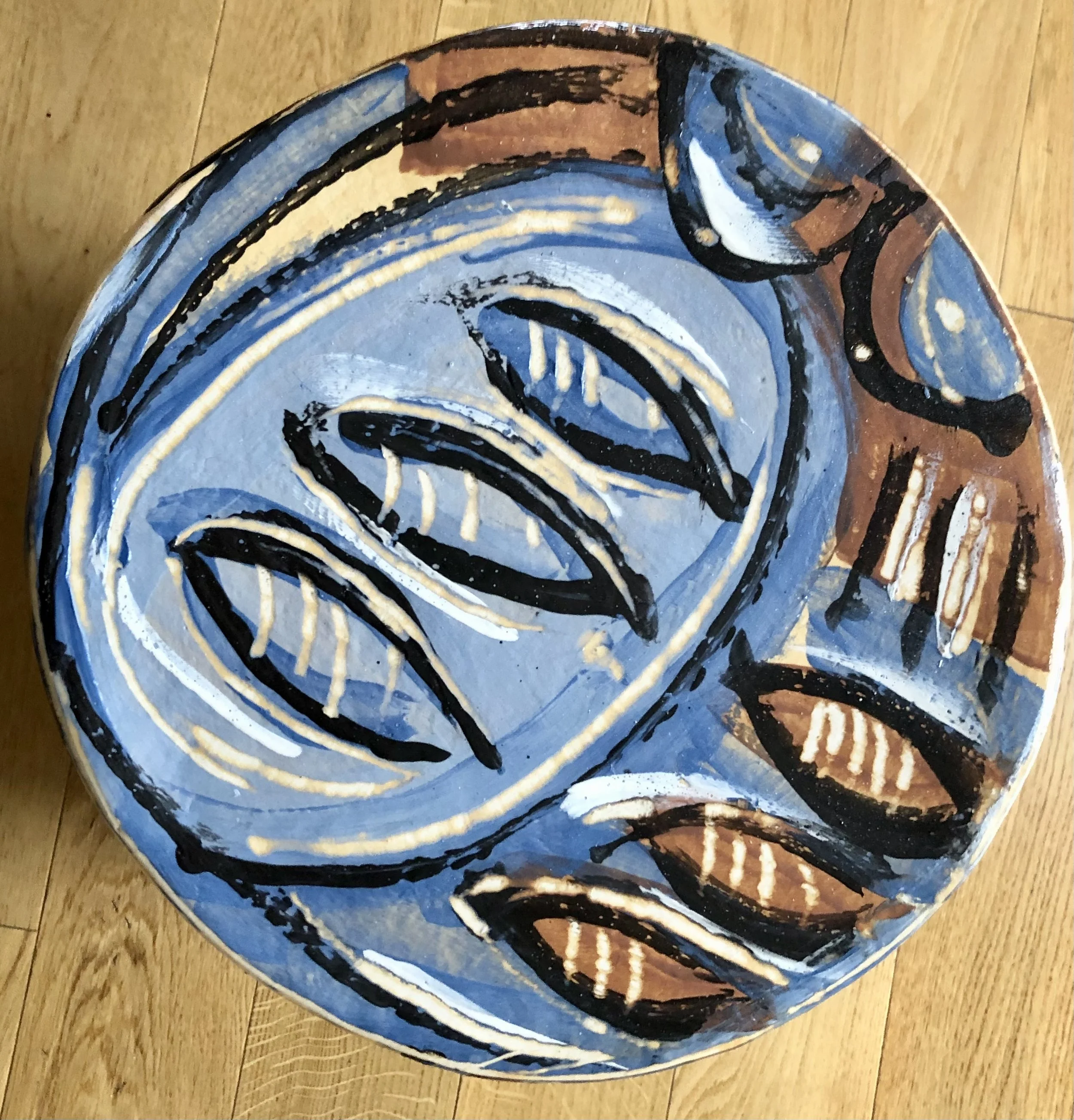 Hocker / H ca. 40cm, D ca.30cm, Engoben und Glasur. - Detail (von oben)