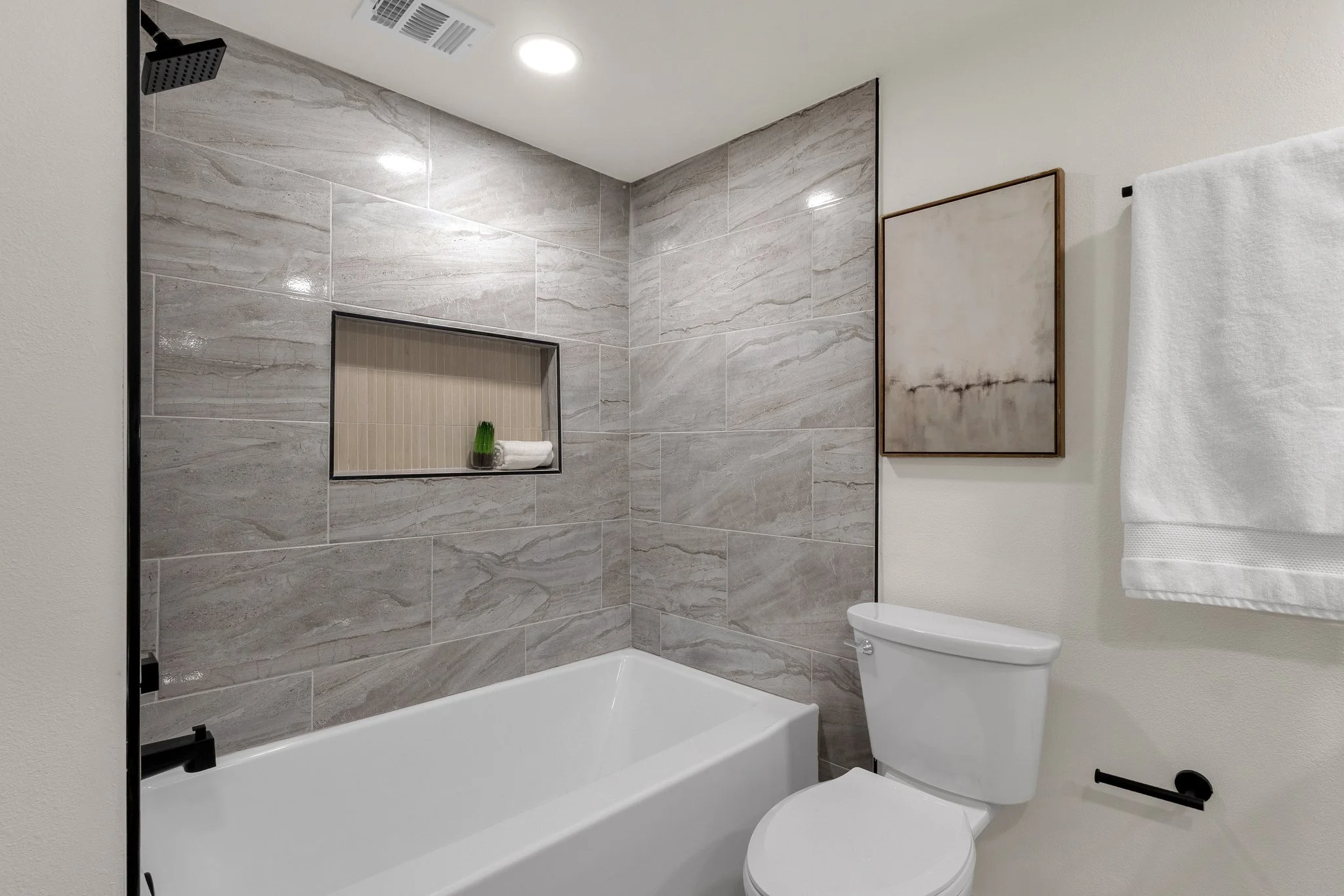 20-web-or-mls-9437-n-63rd-dr.jpg
