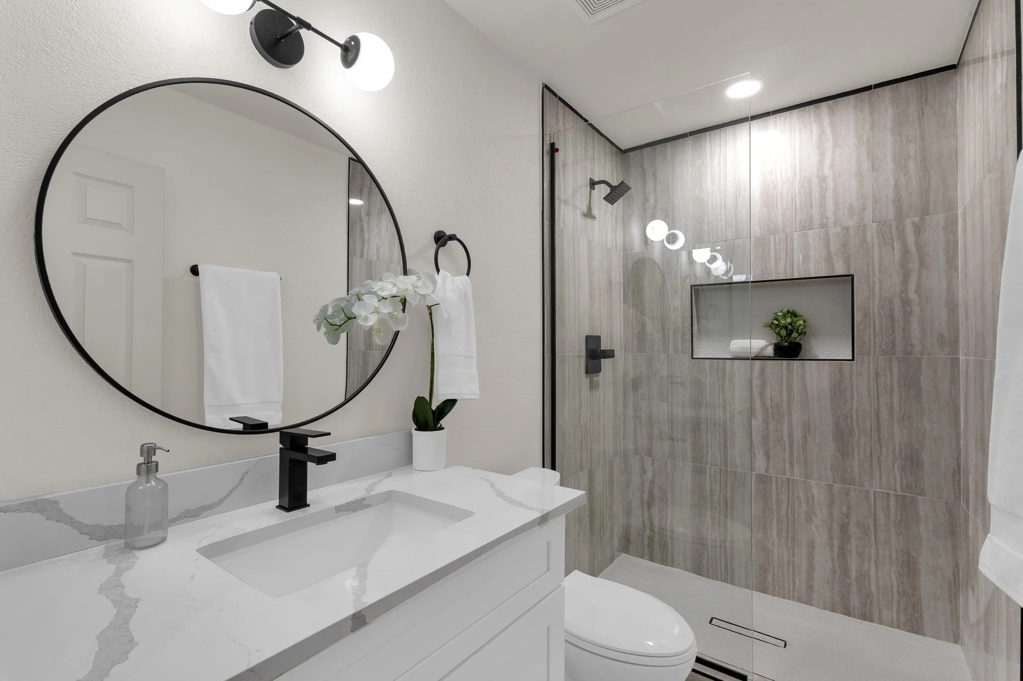 26-web-or-mls-9437-n-63rd-dr.jpg