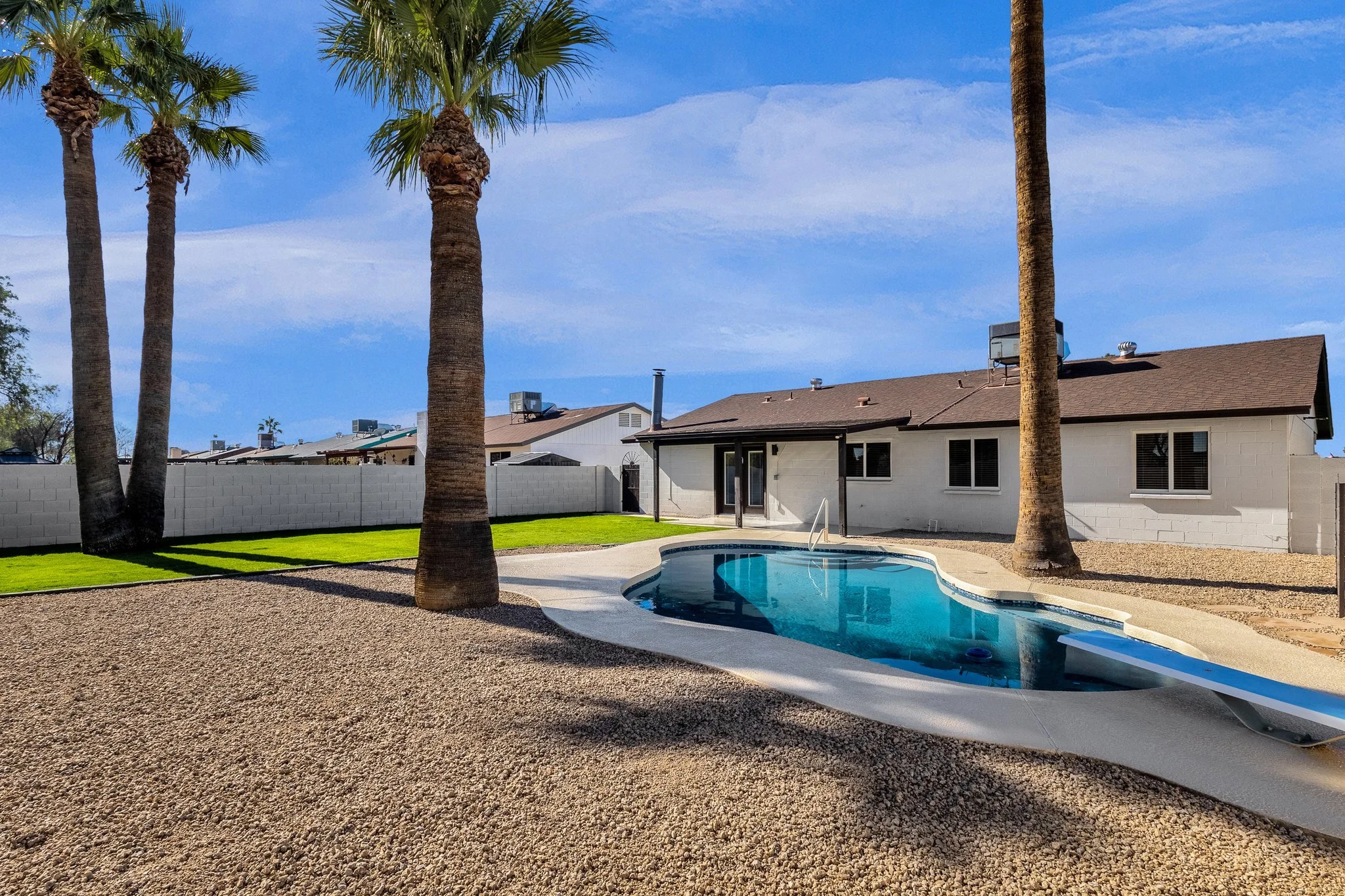 34-web-or-mls-9437-n-63rd-dr.jpg