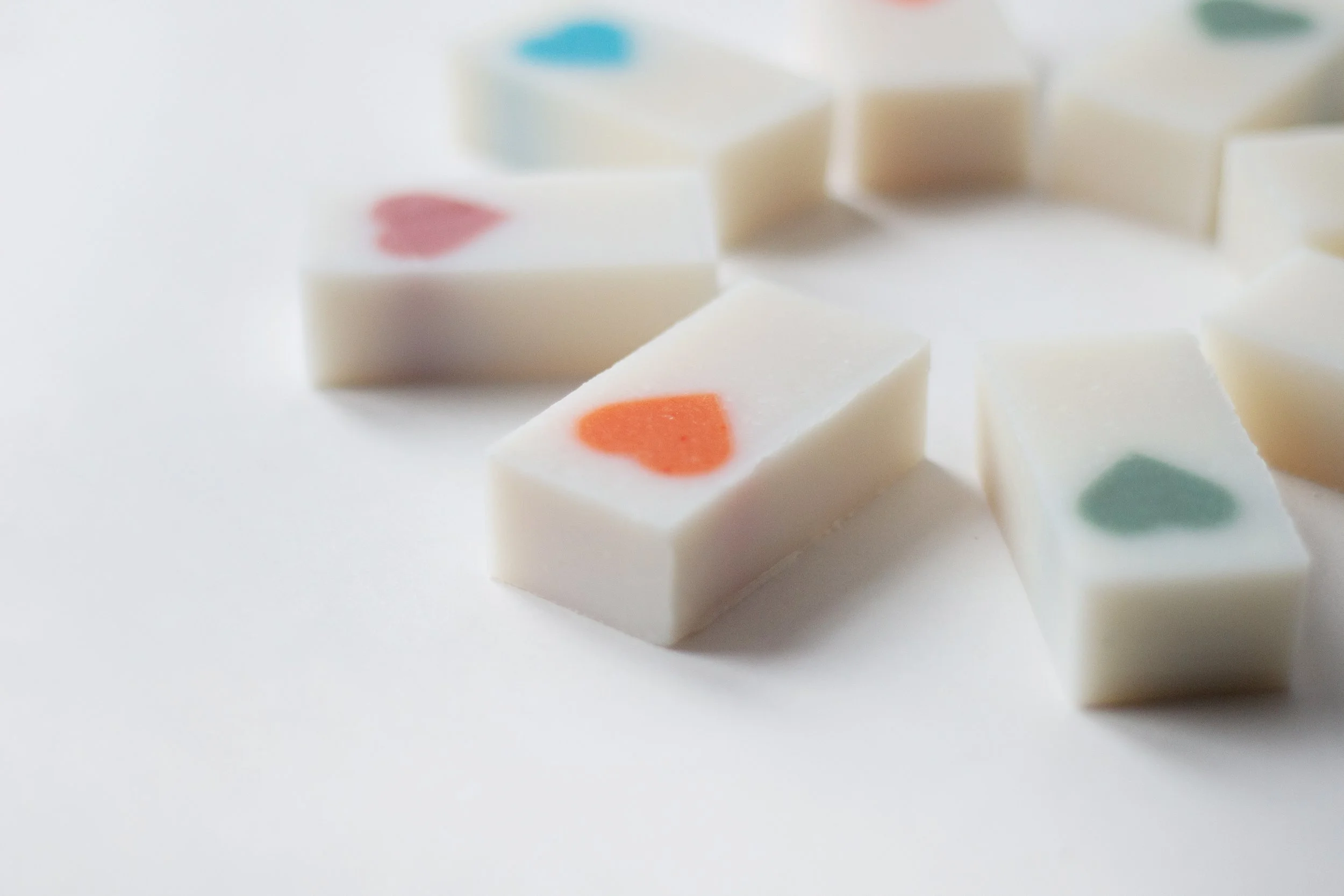 PHO-petit-pan-love-is-all-packshot-9.jpg