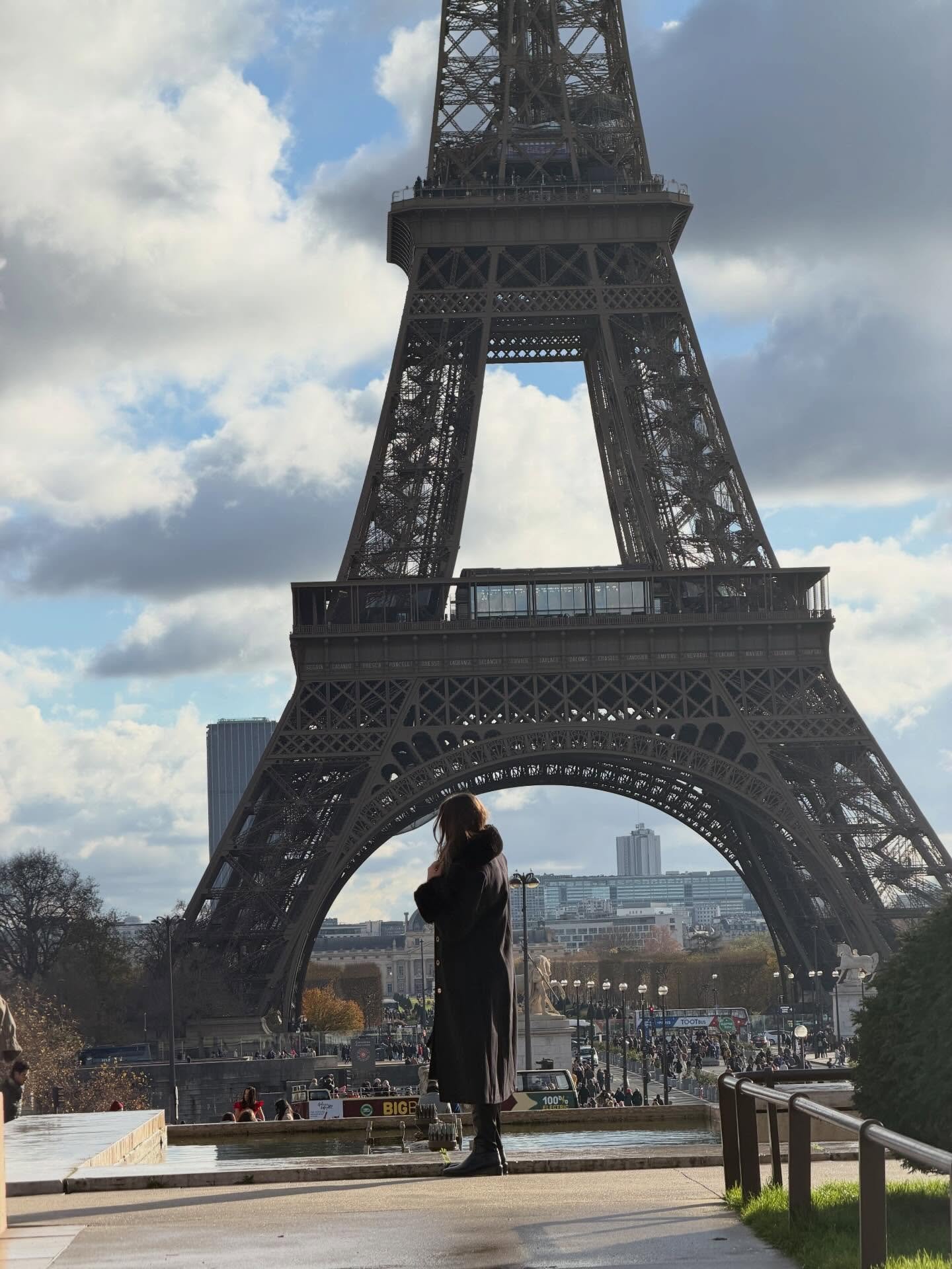 December in Paris was a dream ✨

Recap from tanning a few clients and spending quality time with my sister for her 40th Birthday! 

And my tan is @dolceglow express brown 🤎

#paris #france #spraytanning #spraytanartist #spraytan #dippedindolce #euro