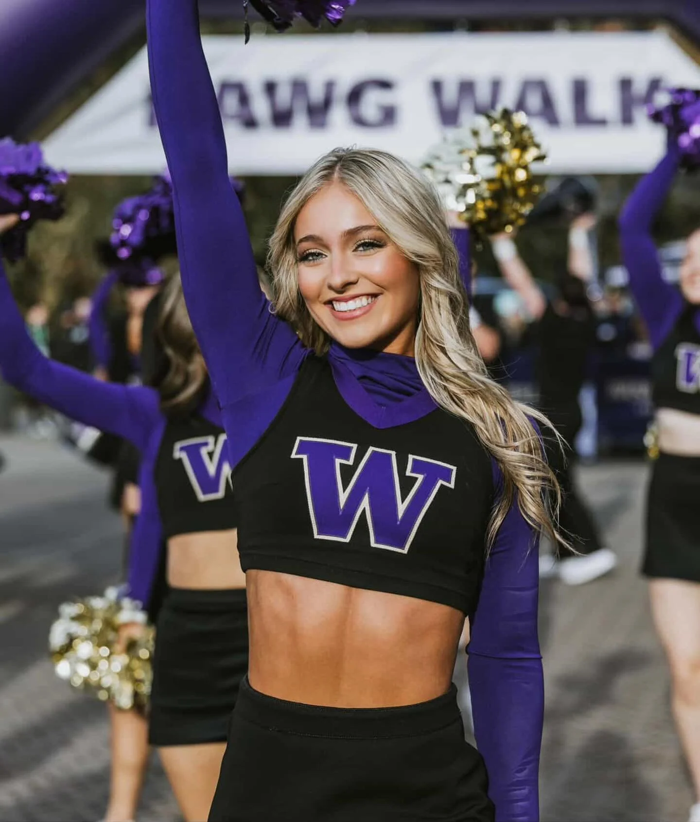 📣 Cheer glow for @uwspirit_anniez 

Good luck to @uw_football today in the LA Bowl!

#spraytanning #spraytanartist #spraytan #cheer #cheerleader #collegefootball #la #bowlgame #dippedindolce