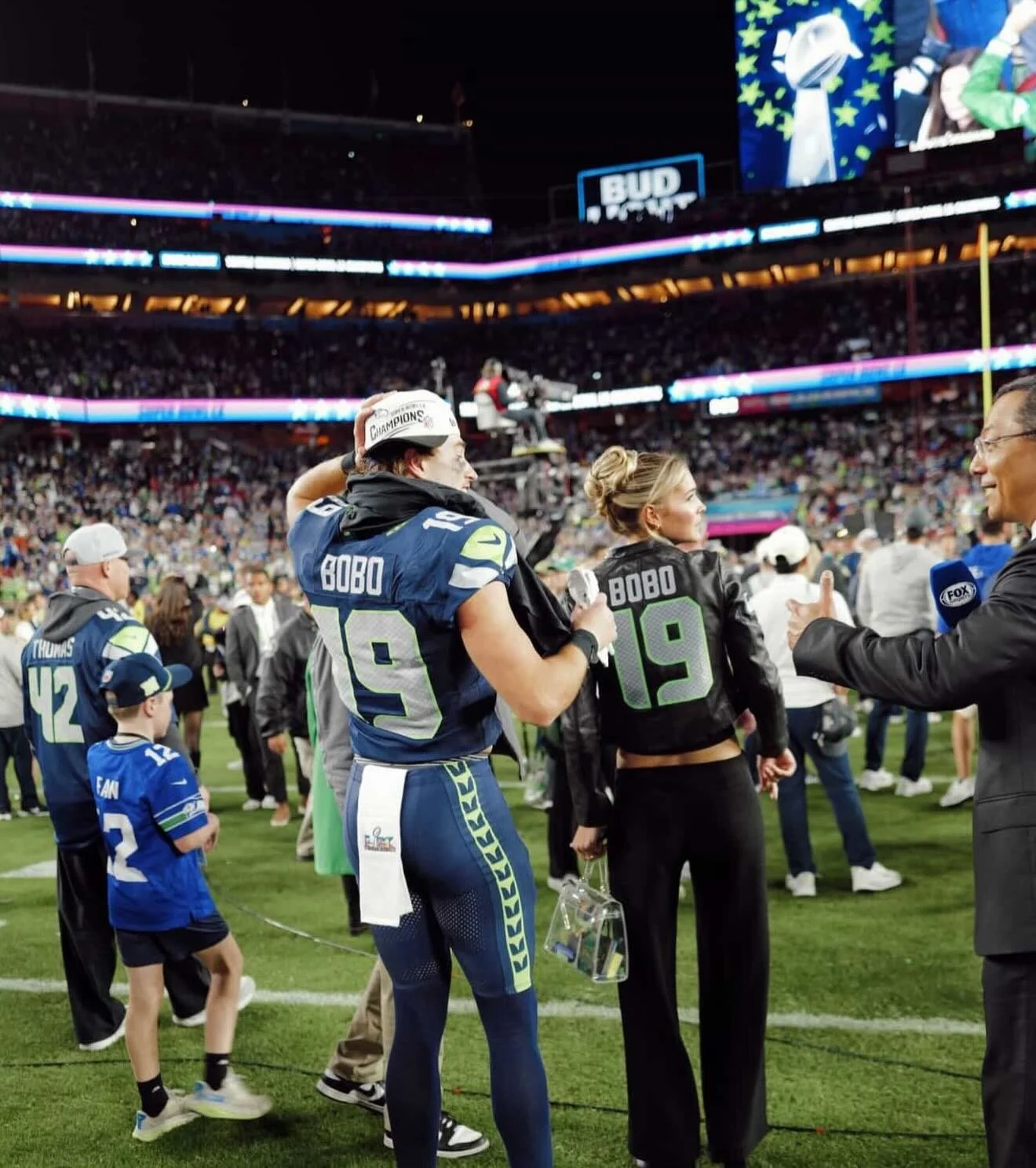 Super Bowl LX custom rapid on Mackenzie 🫶 

So grateful to be able to tan you for such a special weekend ✨ Go Hawks 💙💚

𝗕𝗼𝗼𝗸𝗶𝗻𝗴 𝗹𝗶𝗻𝗸 𝗶𝗻 𝗯𝗶𝗼! 
𝘄𝘄𝘄.𝘀𝘁𝘂𝗱𝗶𝗼𝘀𝘂𝗻𝗹𝗲𝘀𝘀.𝗰𝗼𝗺

#spraytanartist #spraytan #superbowl #levistadi