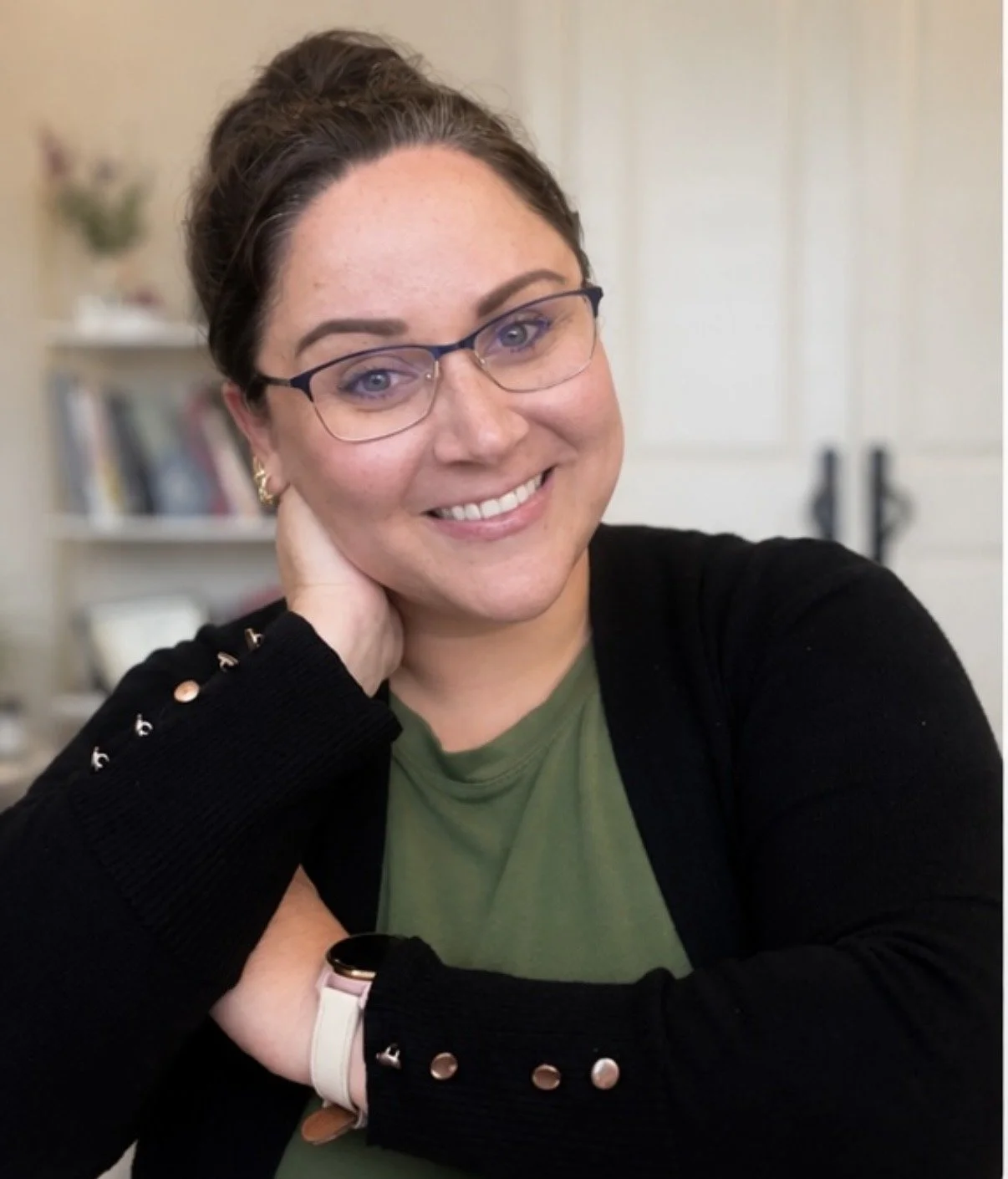 A warm, emotion focused therapist who smiles and offers open support to help you get in touch with your truest self.
