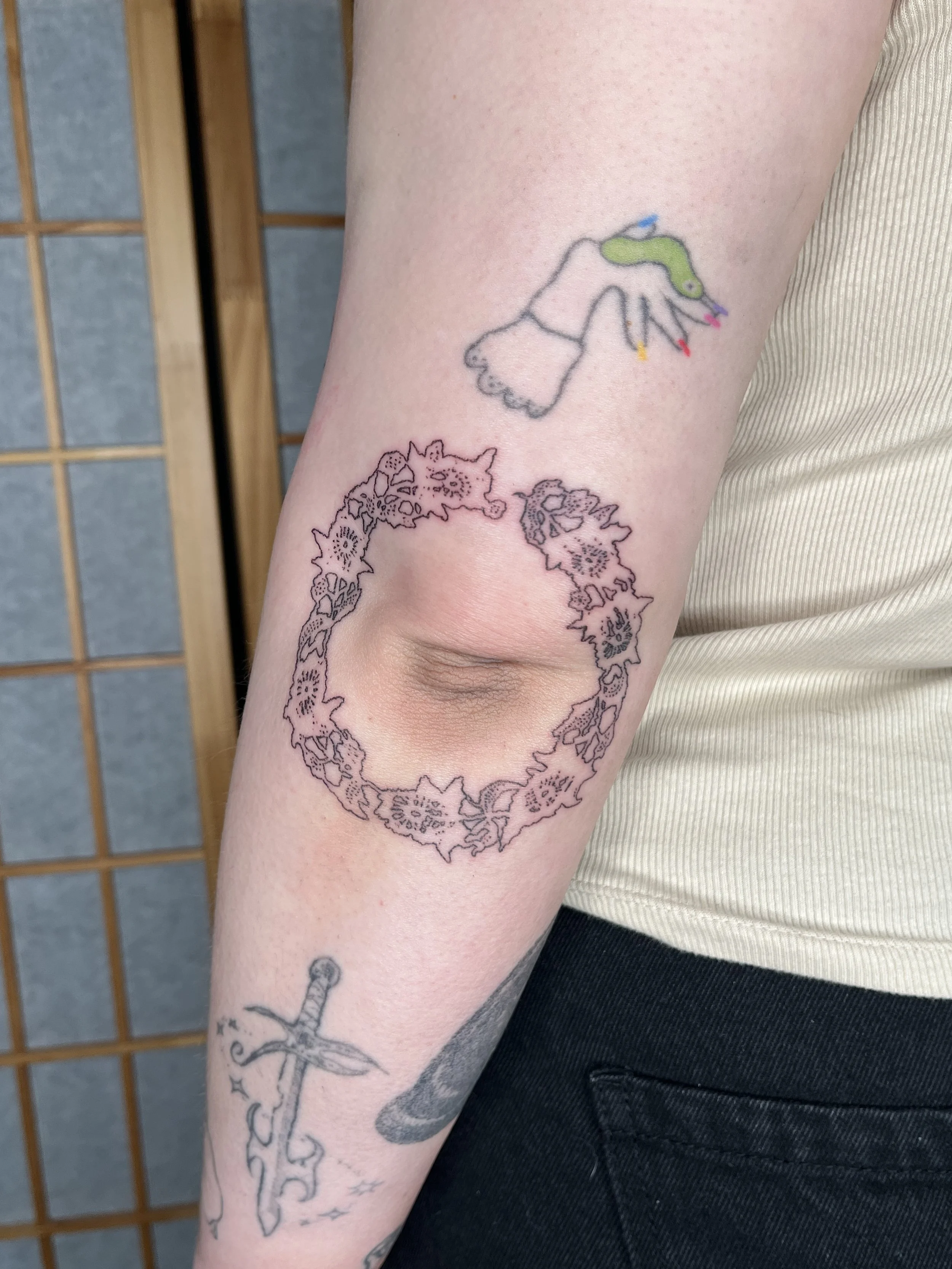 handpoke, 3.5 hours