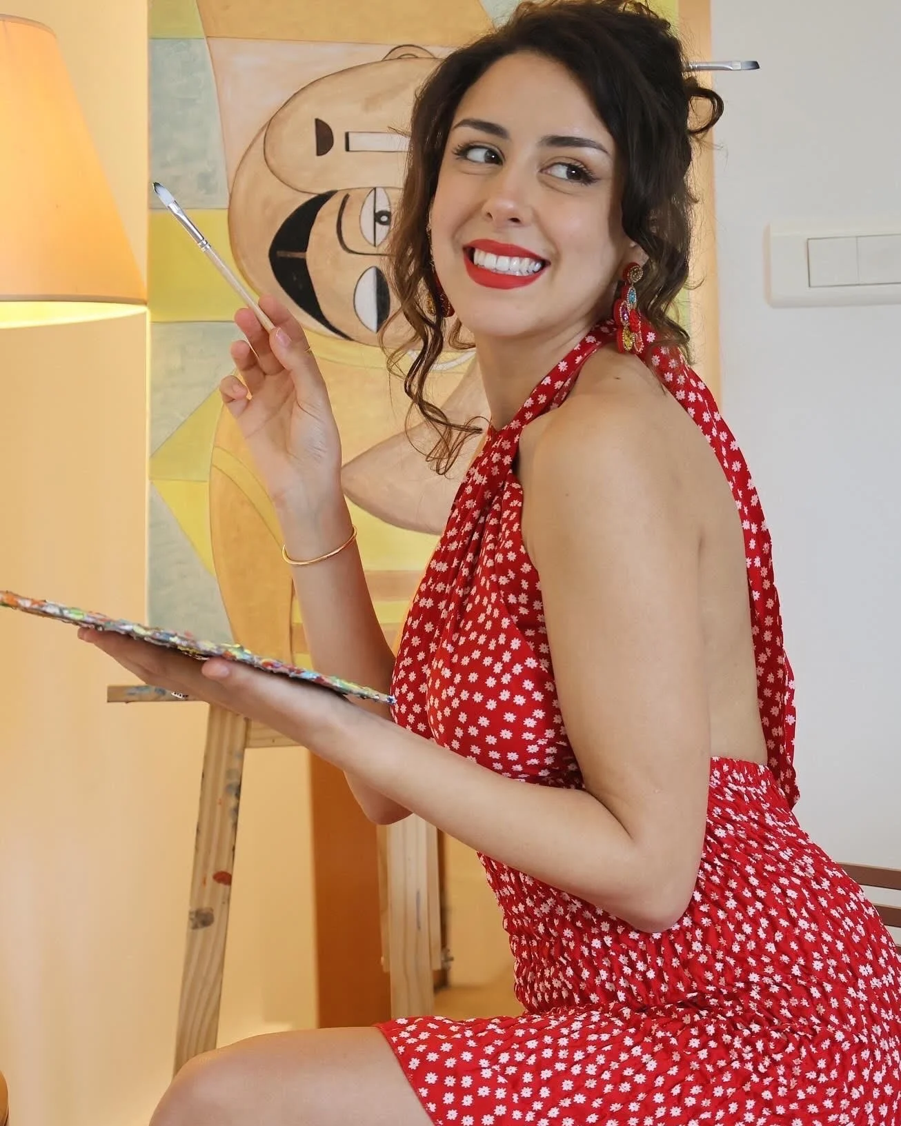 Loubna Soulaimani is a self-taught Moroccan artist. Her work blends abstract and cubist influences, drawing deeply from cultural memory, feminine strength, and ancestral legacy.