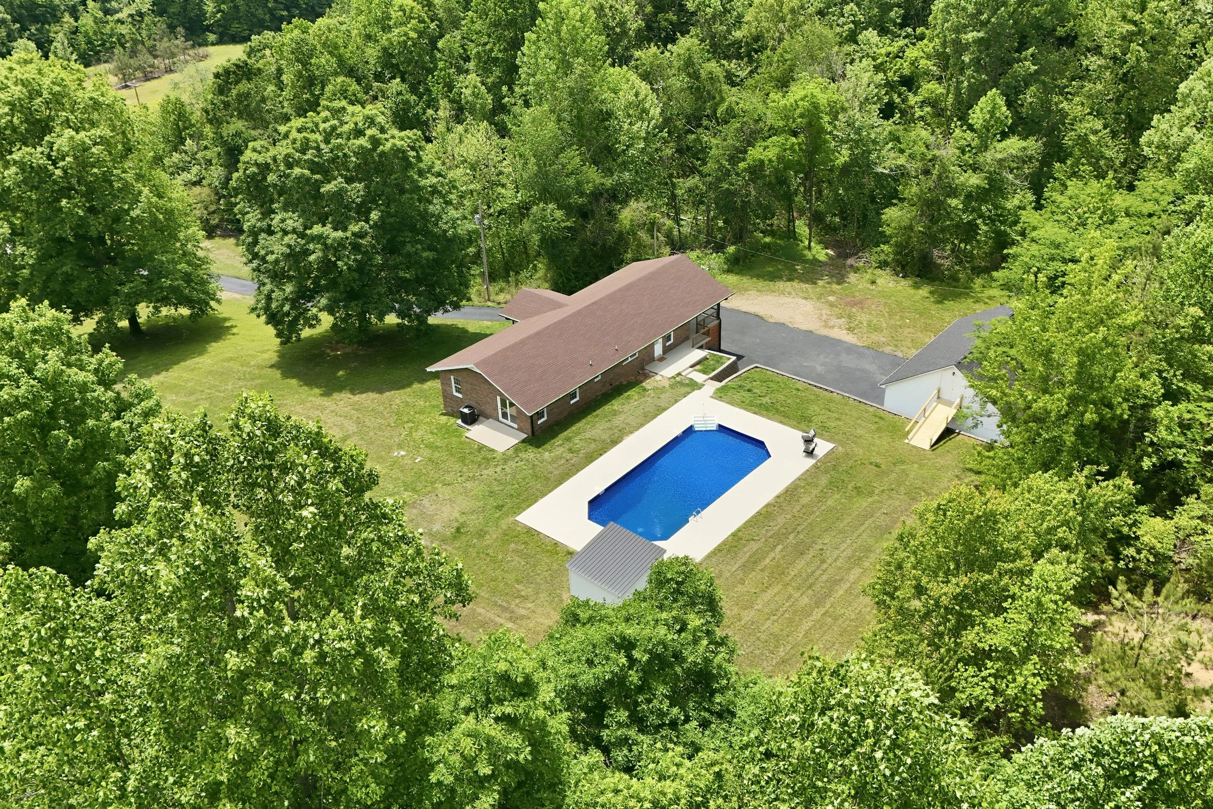 Shine Media 1802 Waynesboro Hwy-7.jpg