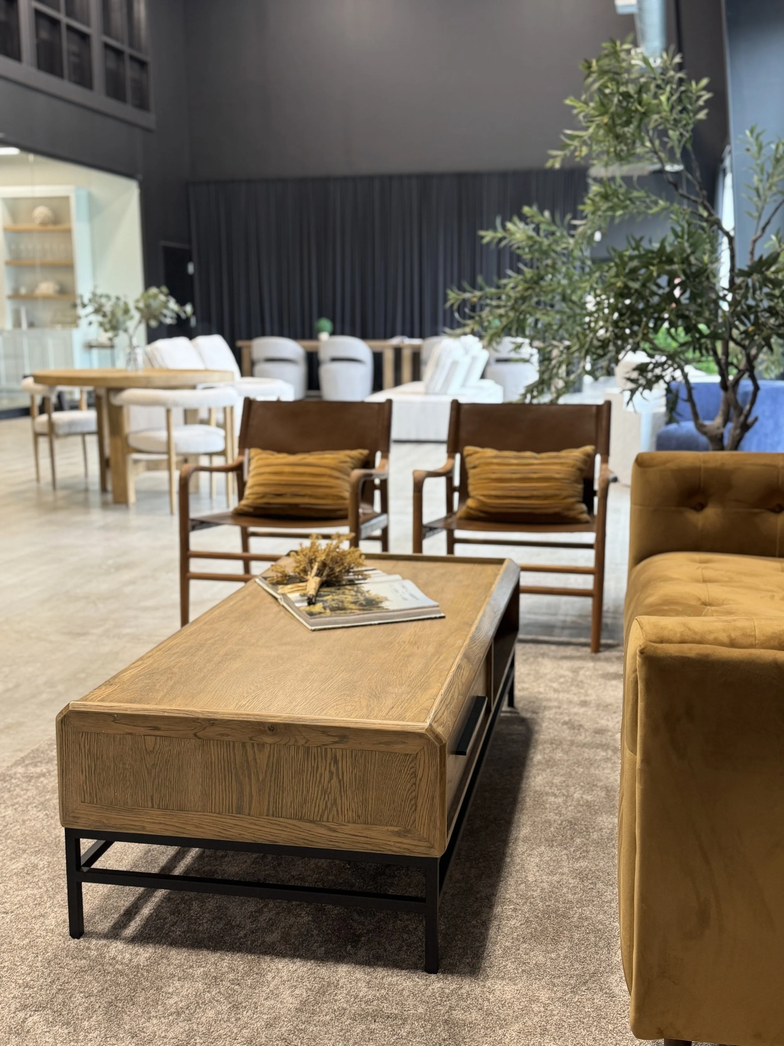Create Well – Stylish Lounge Furniture for Receptions, Cocktail Hours, and Gatherings in Paris, Ontario