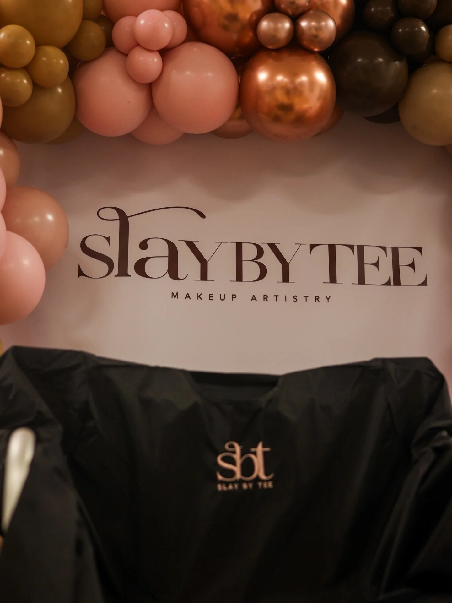 This was the standard from my very first masterclass🤎

Every detail you see here was created with intention, from the setup to the experience.

Even then, it was never just about makeup&hellip; it was about creating a space where artists could see w