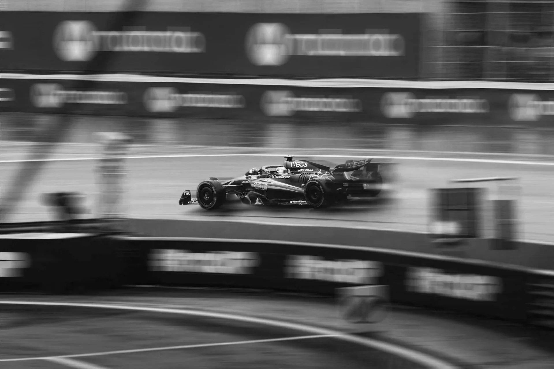AI Formula 1 | Who made a pit stop, who entered the trillion-dollar club, and who is dominating the local track?