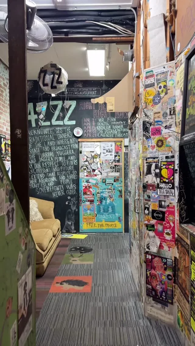 come with me for my first day on air with 4zzz 📻🤘