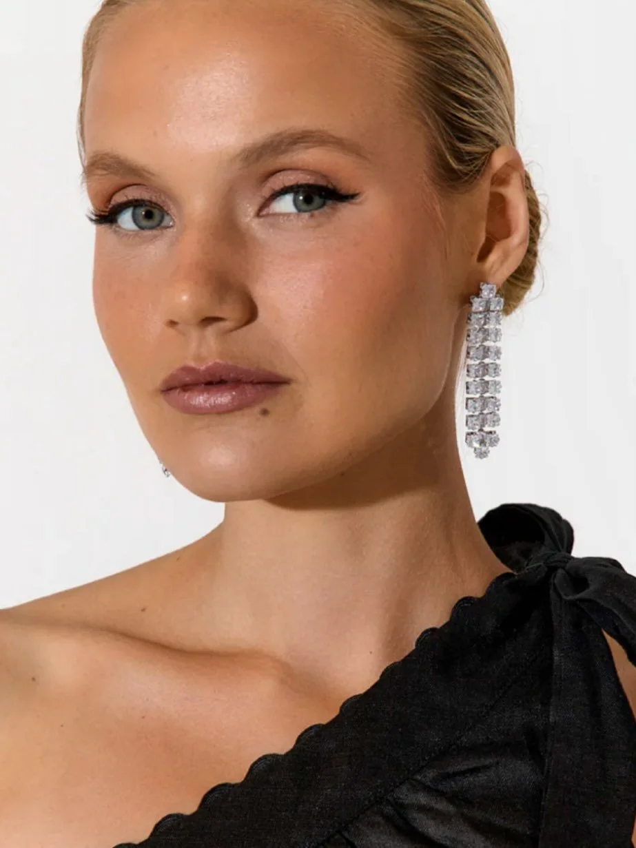 &lsquo;Tis the season for glamour!✨If it&rsquo;s sparkle you want, Ritz has what you need! Stunning diamonte earrings, bracelets and necklaces from $10 to $39&hellip;.glitzy bags from $29.95 to $69.95&hellip;.sparkly shoes from $89.95 to $129&hellip;