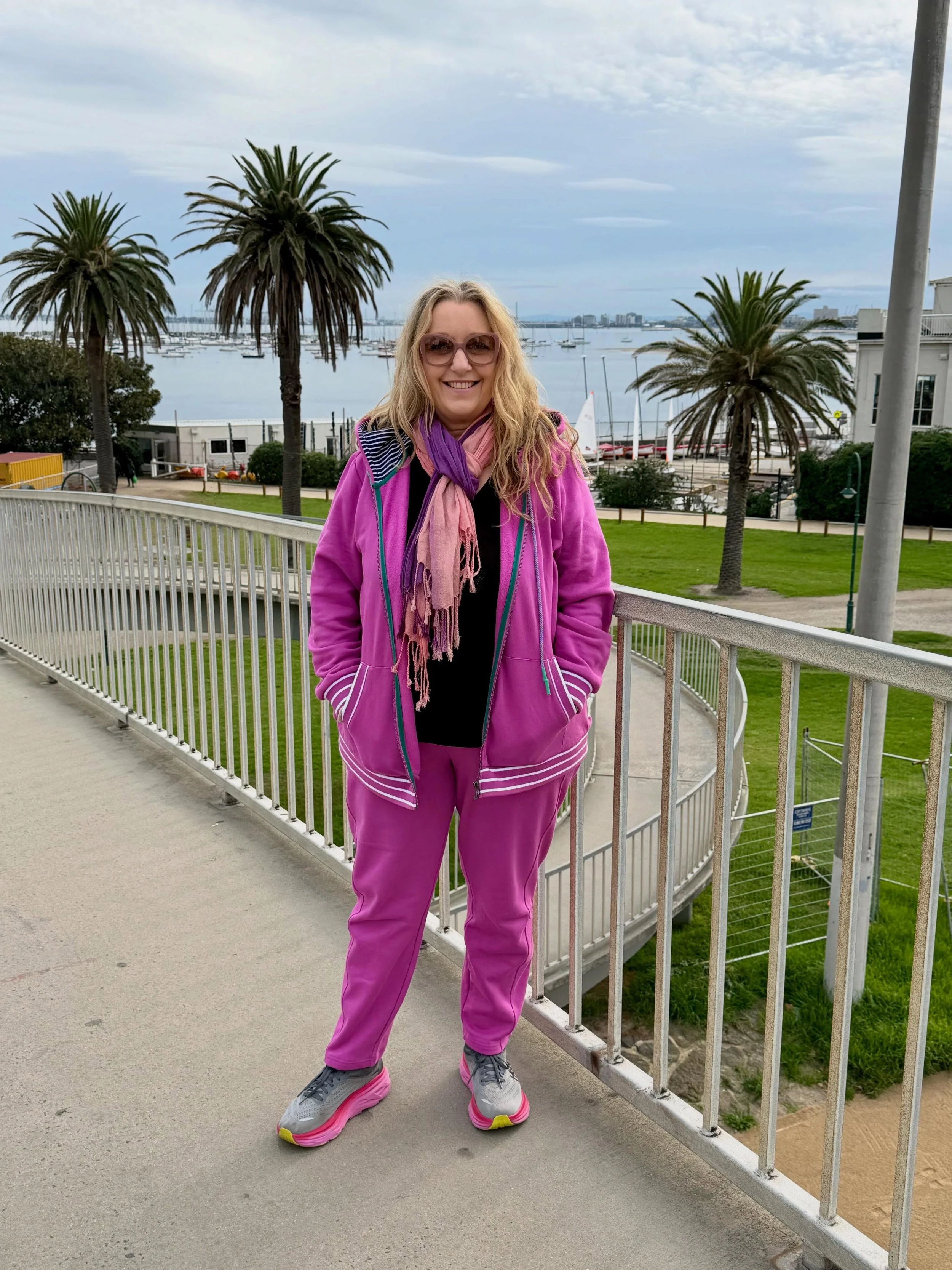 Hi Friends! Happy Monday! How was your weekend?!🤩I for one am loving the cold snap and being able to wear my new Winter  clothes! My cosy comfy pink tracksuit by Charlie Jane was a winner out and about yesterday! There are a couple sizes left of the