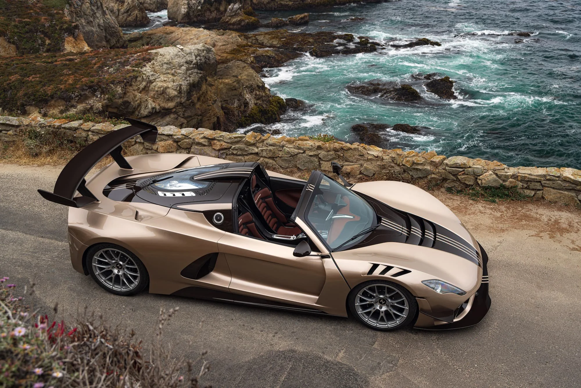 Hennessey-Unveils-1-of-1-Manual-Venom-F5-with-2031-HP-Low-1-1.jpg
