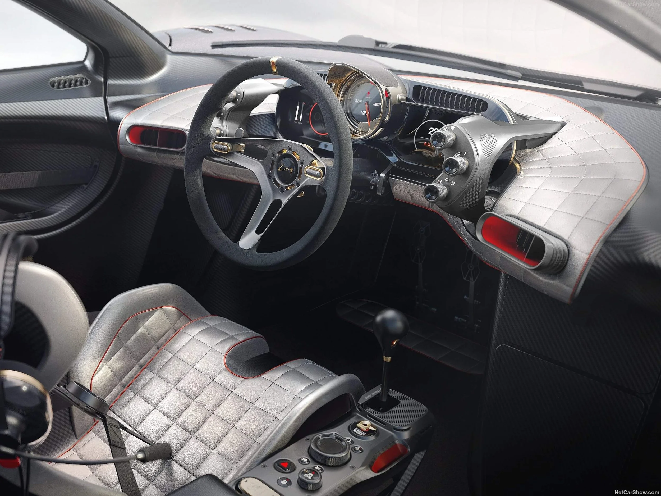Gordon_Murray-S1_LM-2027-Interior.507228a8.jpg
