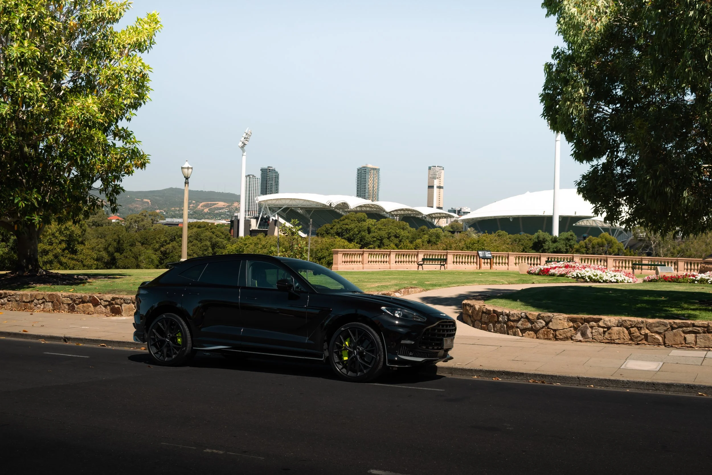 DUALITY OF DBX707: Aston Martin’s 700HP Family Car is bonkers