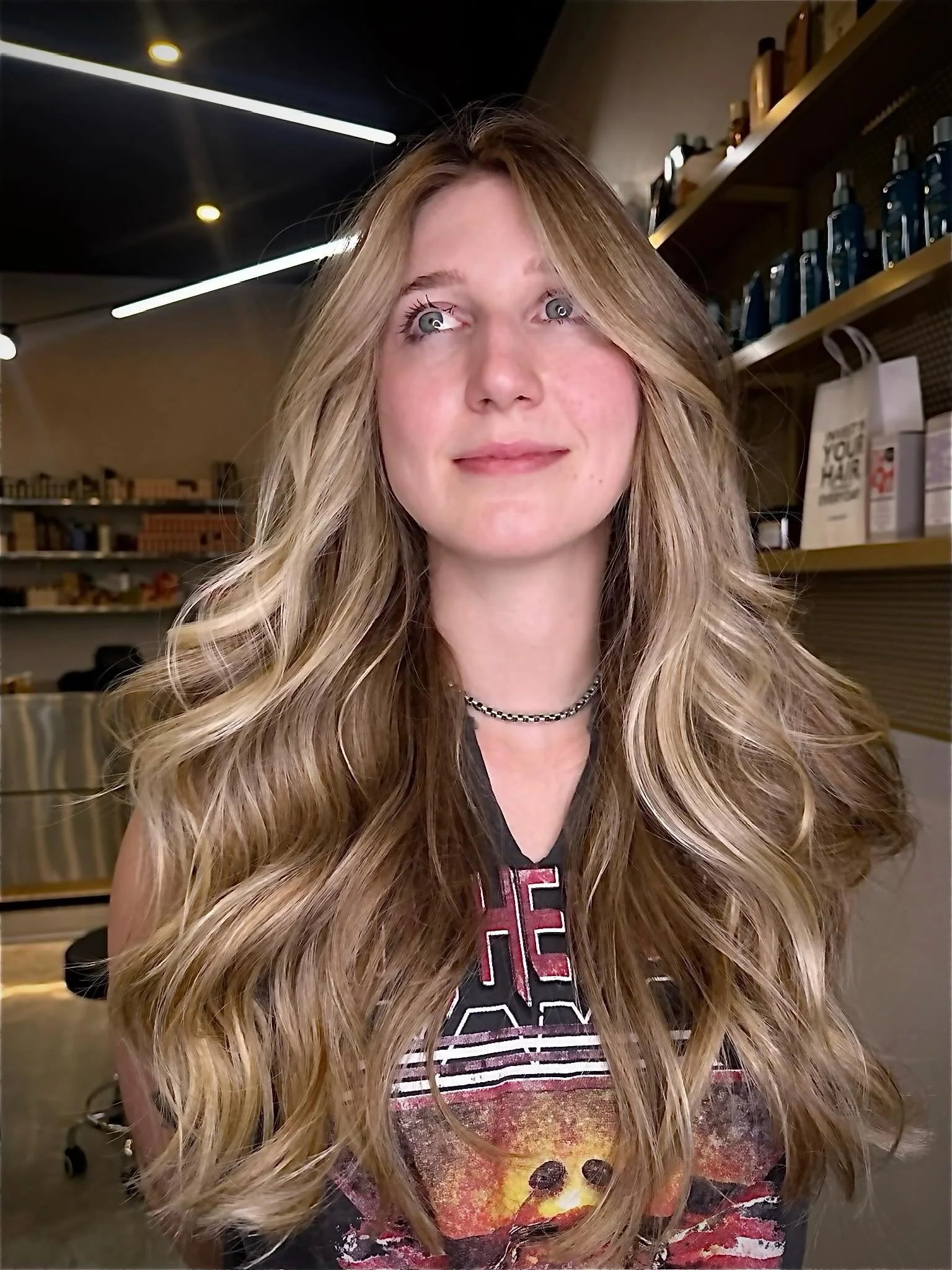 That soft, expensive blonde that brightens the face without compromising the health of the hair 
Beautiful blonde is not just about going lighter. It&rsquo;s about placement, softness, dimension and knowing how to create brightness that still feels h