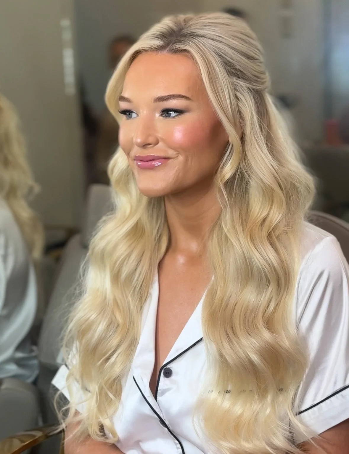more detailed video soon but for now enjoy these behind the scenes screenshots 🤩✨
•
•
beautiful hair by @styledxpaige 🤍
venue @pheasantcoveatbrookside