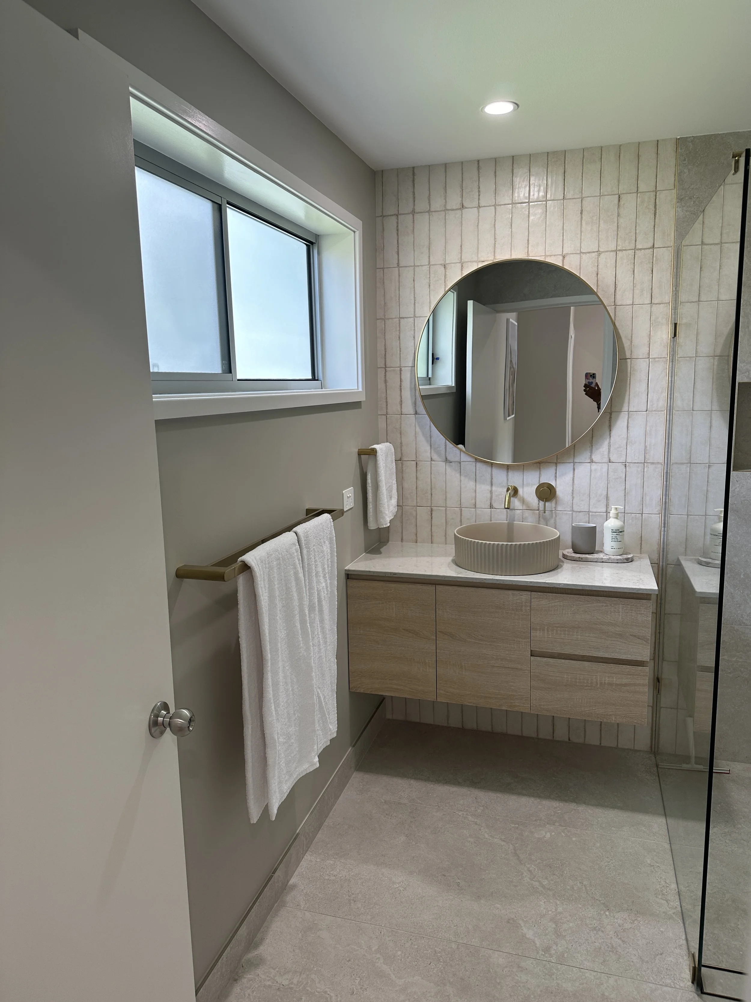 Mobys Beach Resort Bathroom, Blueys Beach 