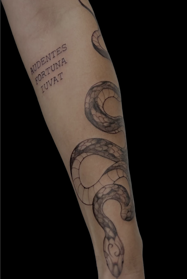 SNAKE TATTOO.png