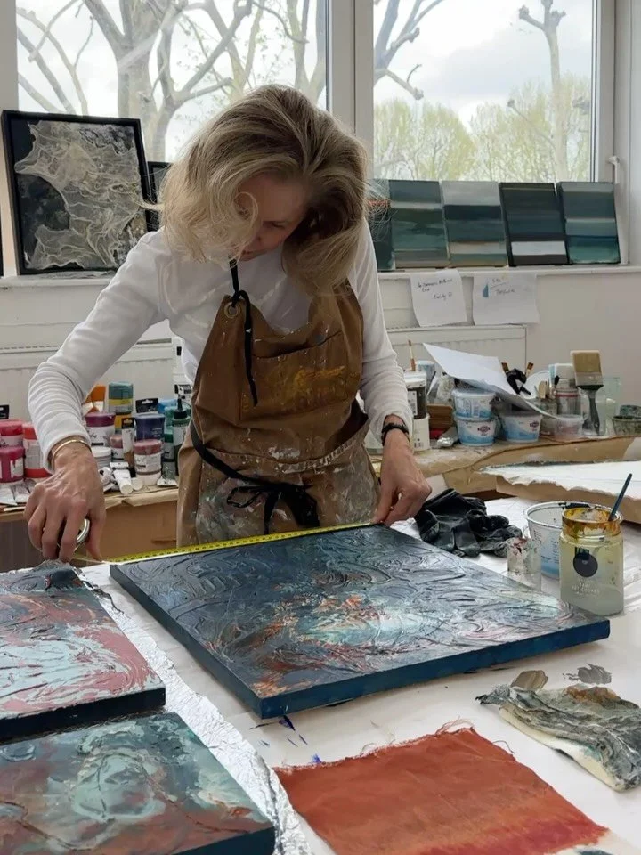 Measuring and preparing for studio visits next month. Playing with new ideas that have been fermenting for years. 

#painting #nature #susanmcdonaldartist #studio #londonartist