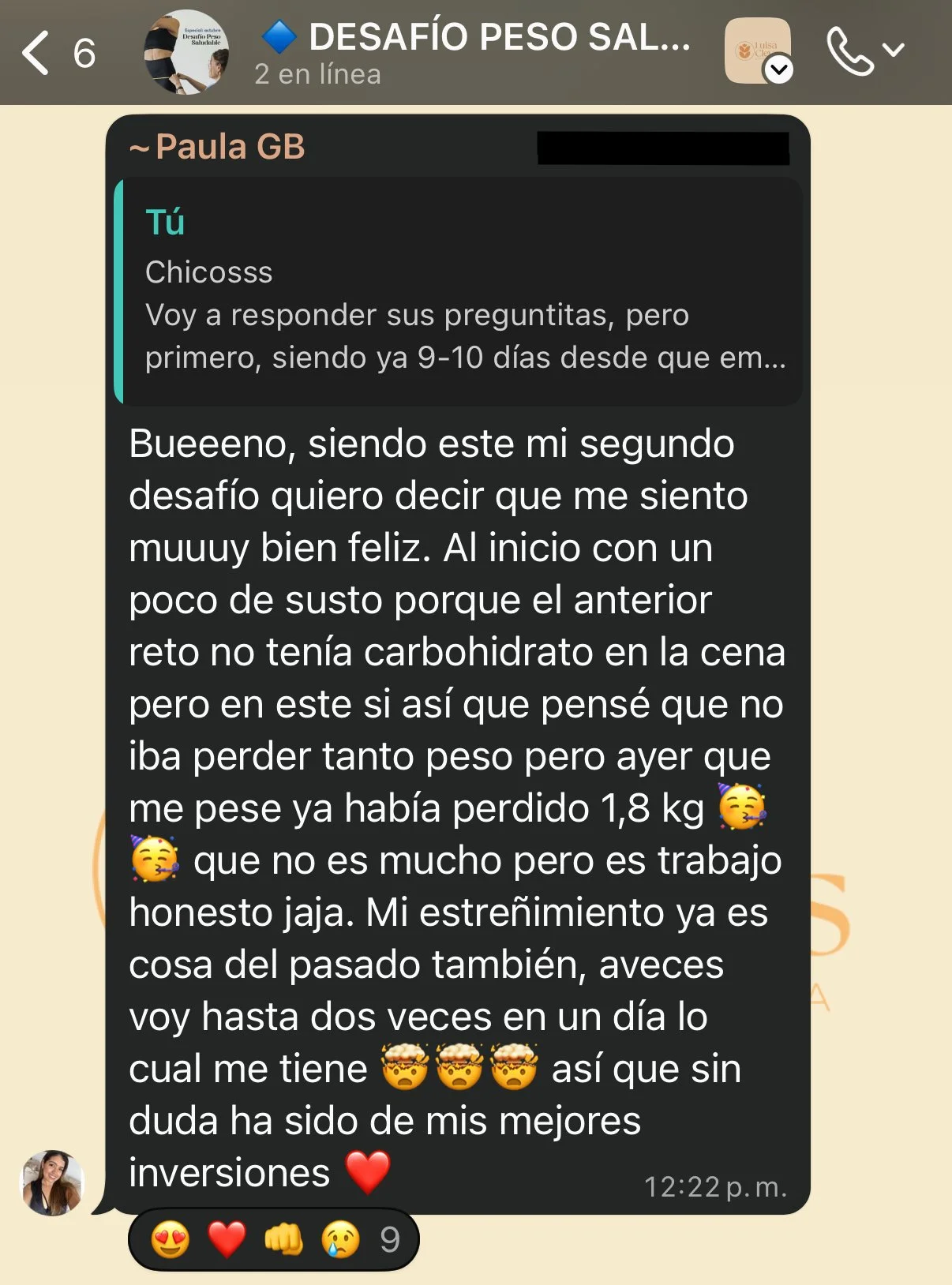 Mensaje de chat sobre una mujer que expresa su emoción y agradecimiento en línea sobre el Desafío Peso Saludable, con texto en español y emojis.