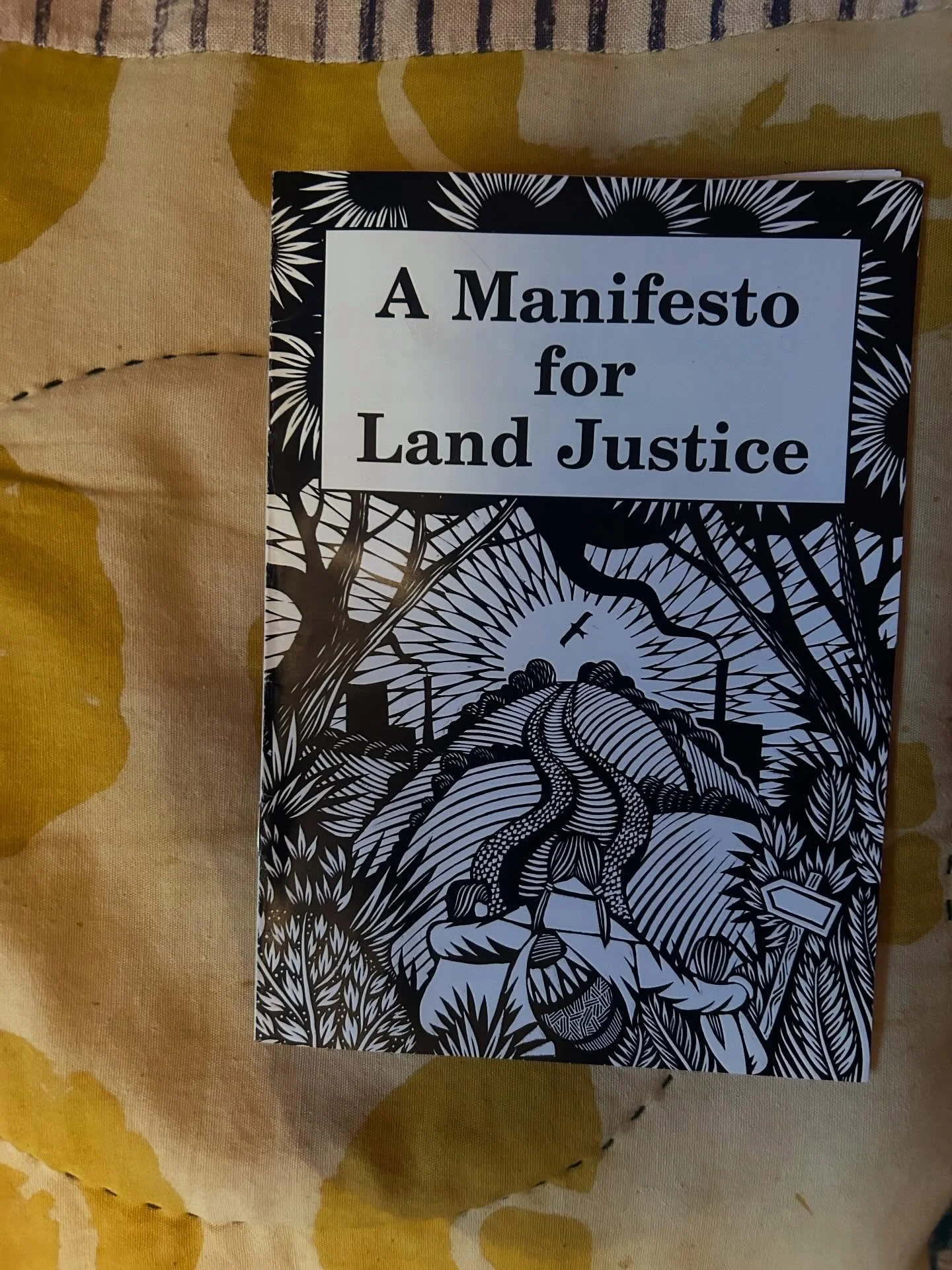 The last few months I have been trying to pull together my thoughts and beliefs regarding my practice , and also the wider world. Both are intwined and focus on a slower, kinder world where we take what was good from the past and the heritage of maki