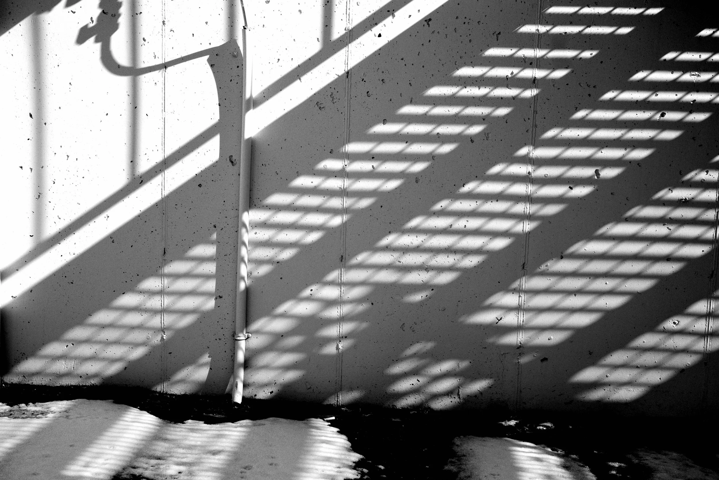 [line][ricoh]under the stairs.jpeg